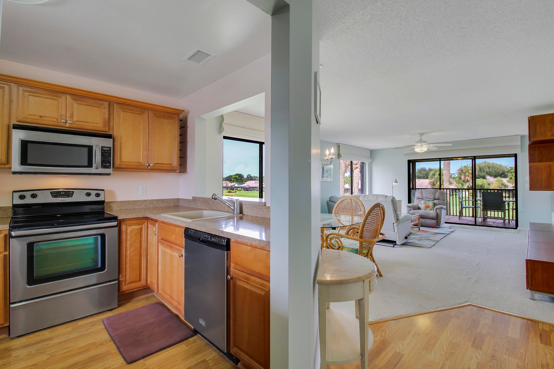 Unit 204 photo 8