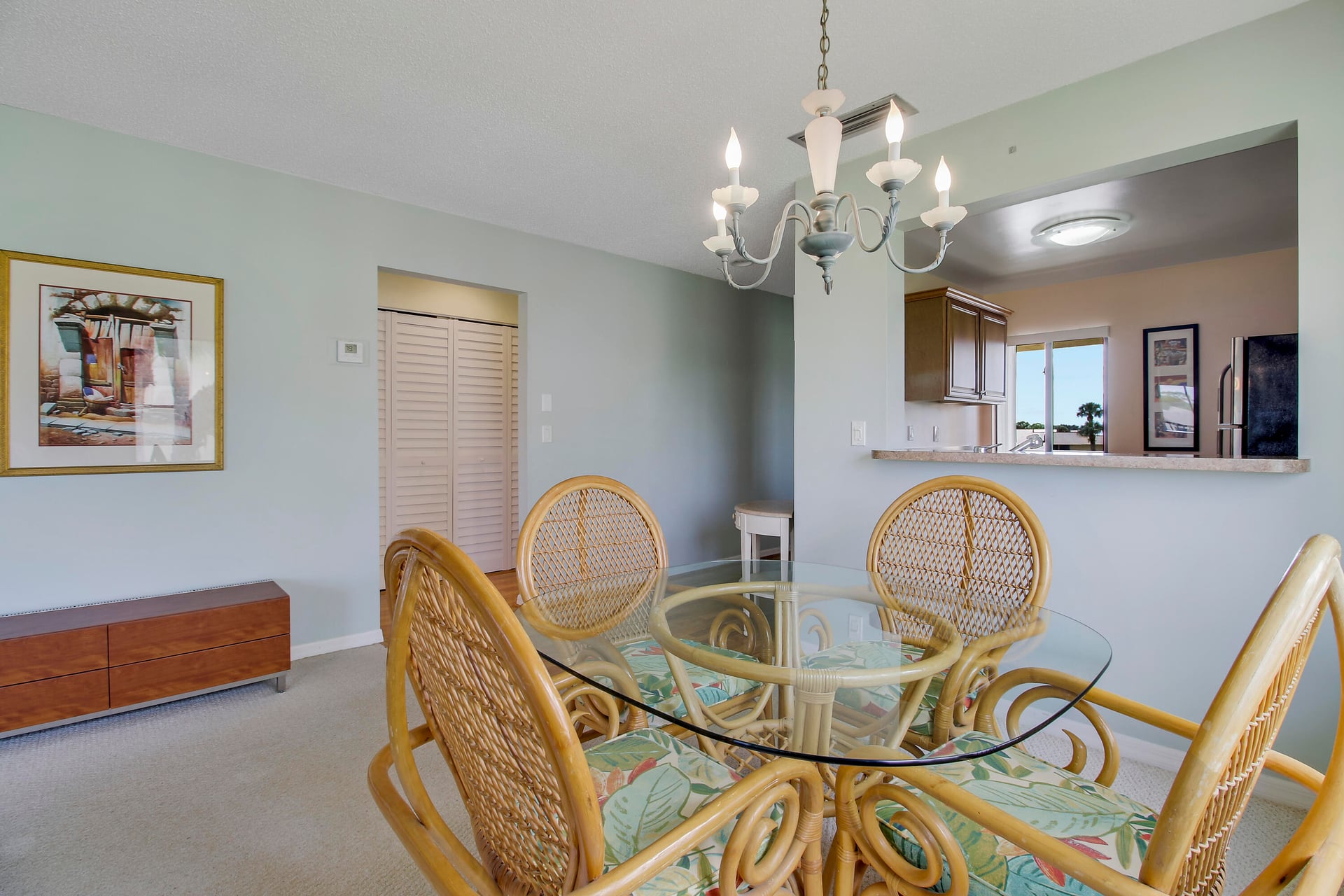 Unit 204 photo 10