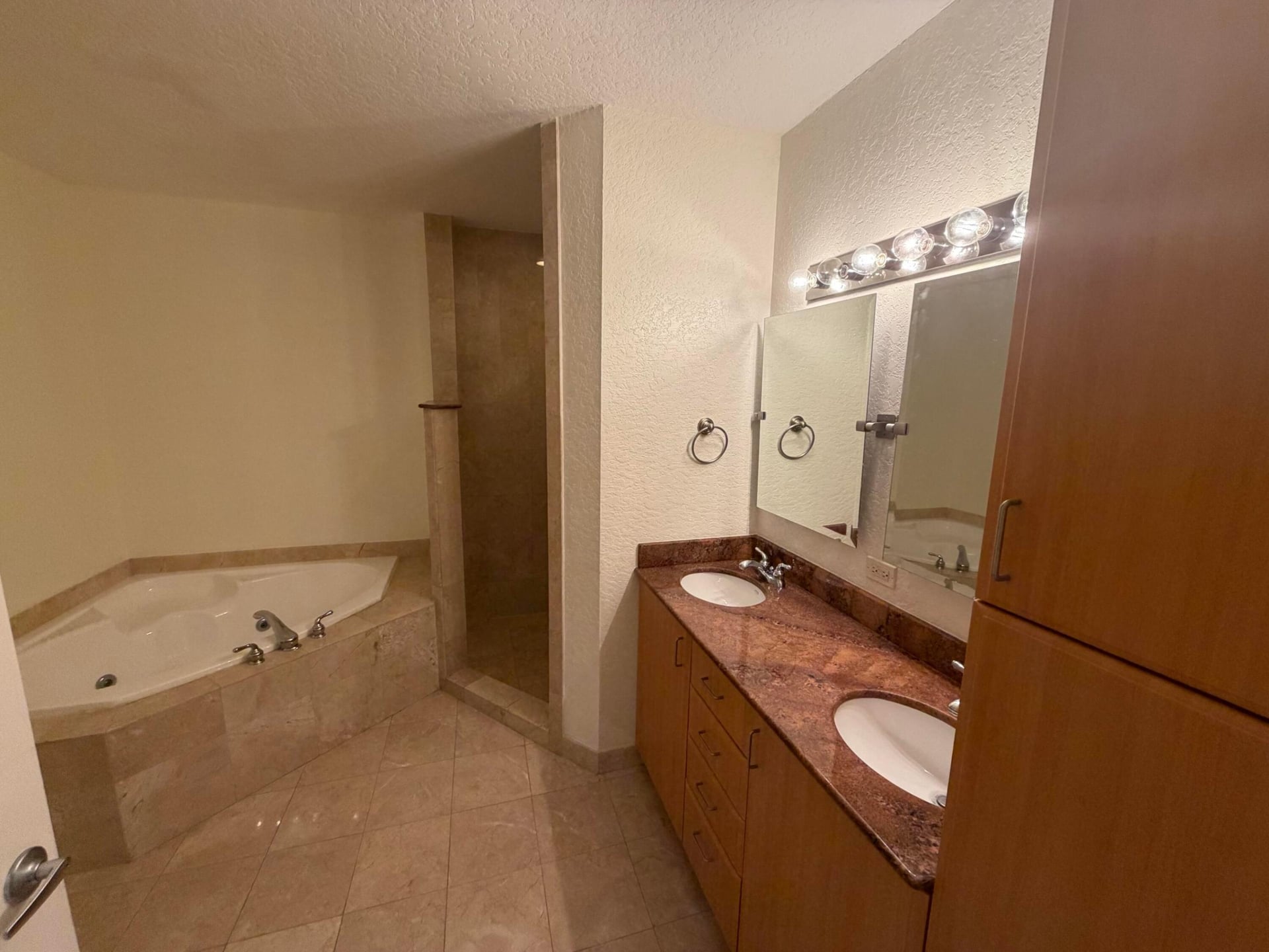 Unit 307 photo 11