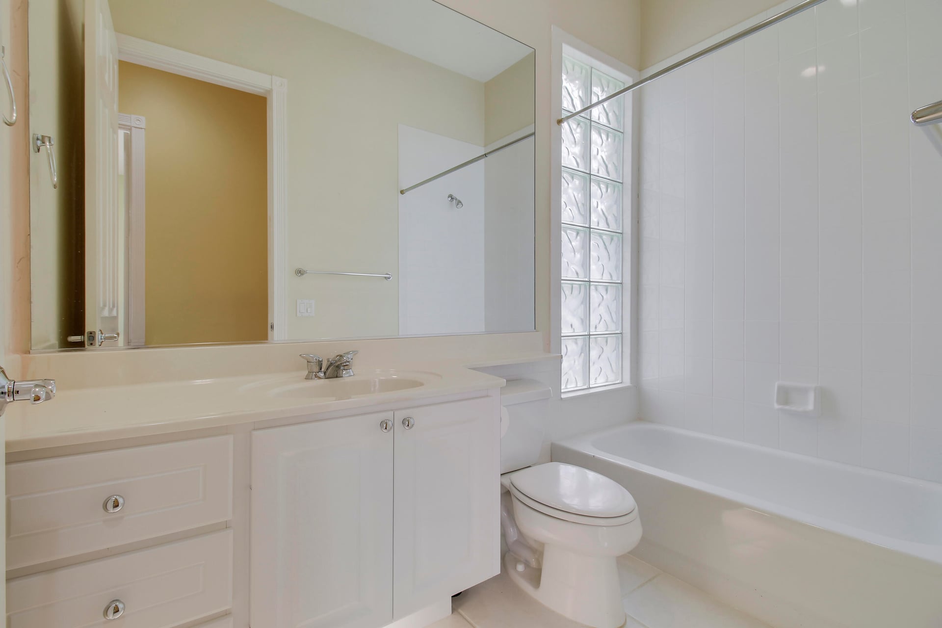 Residence photo 32