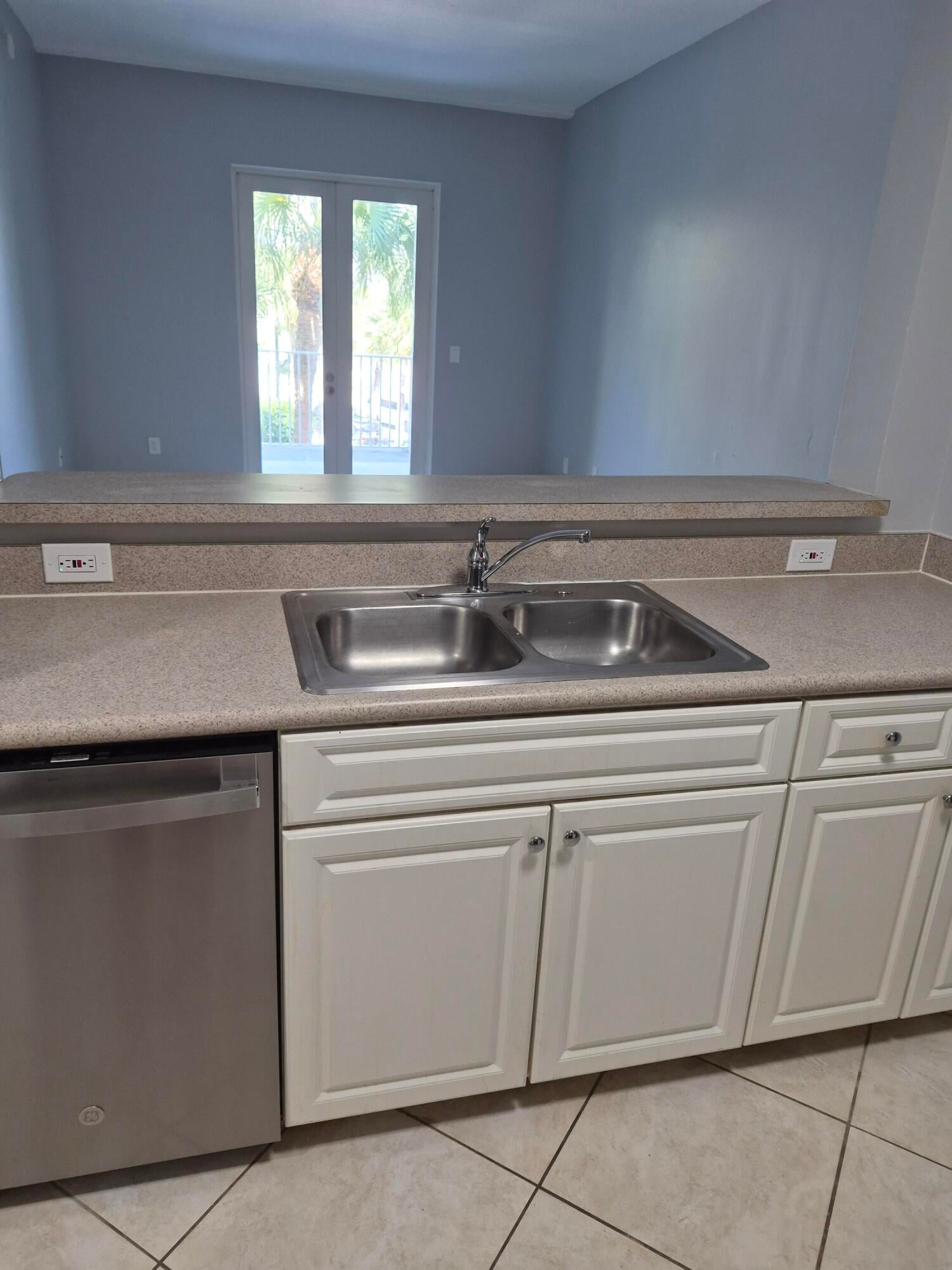 Unit 205 photo 32