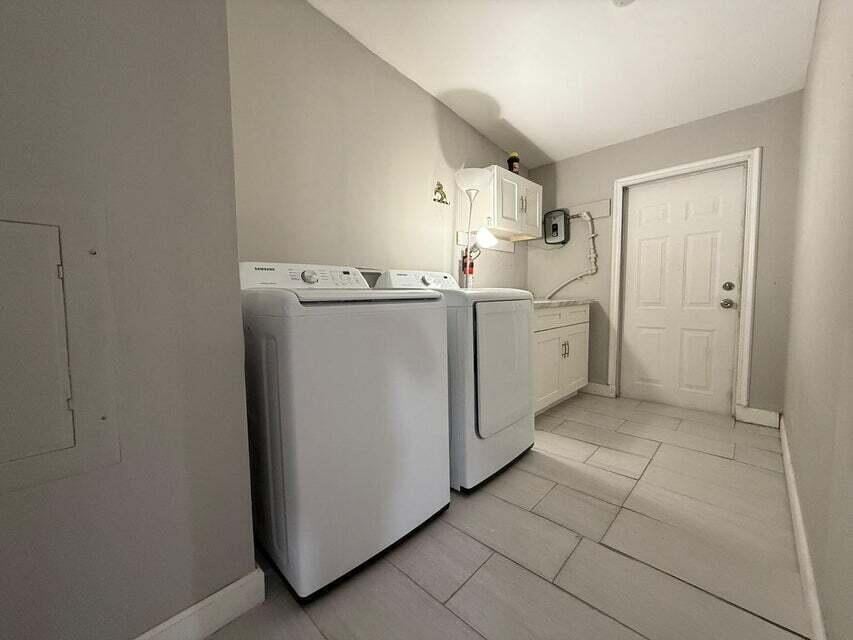 Residence photo 16