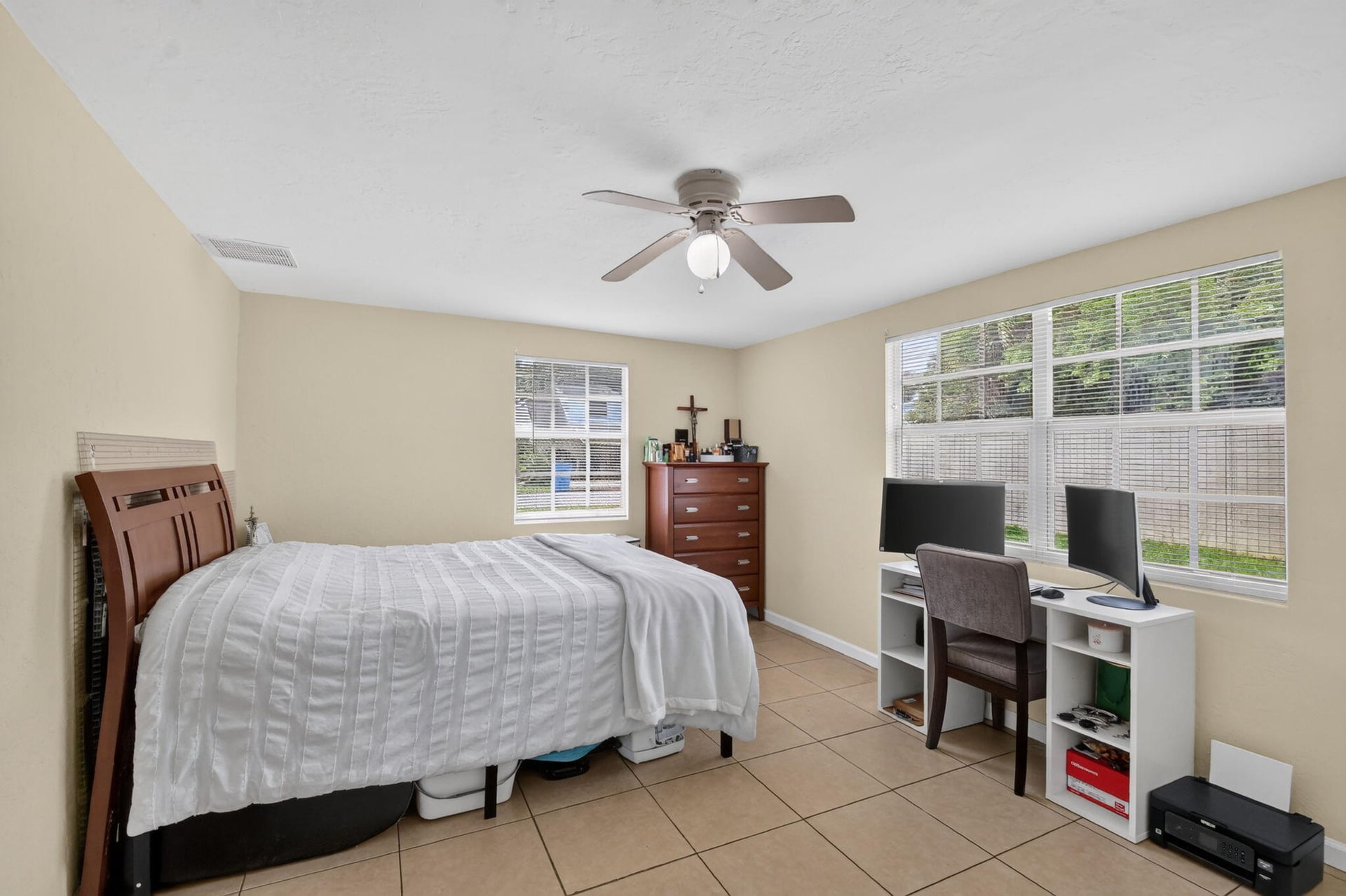 Residence photo 16