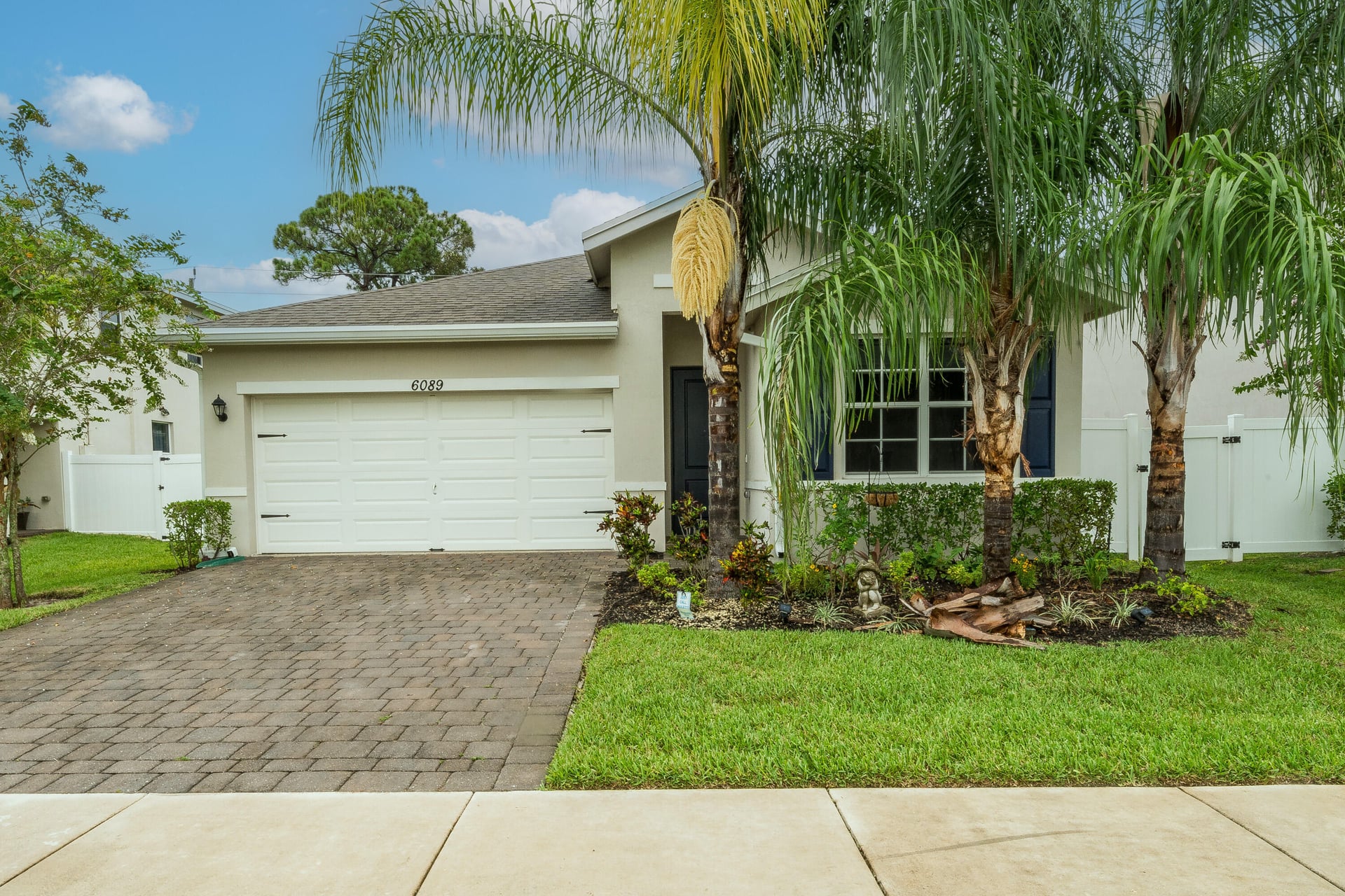 Residence photo 2