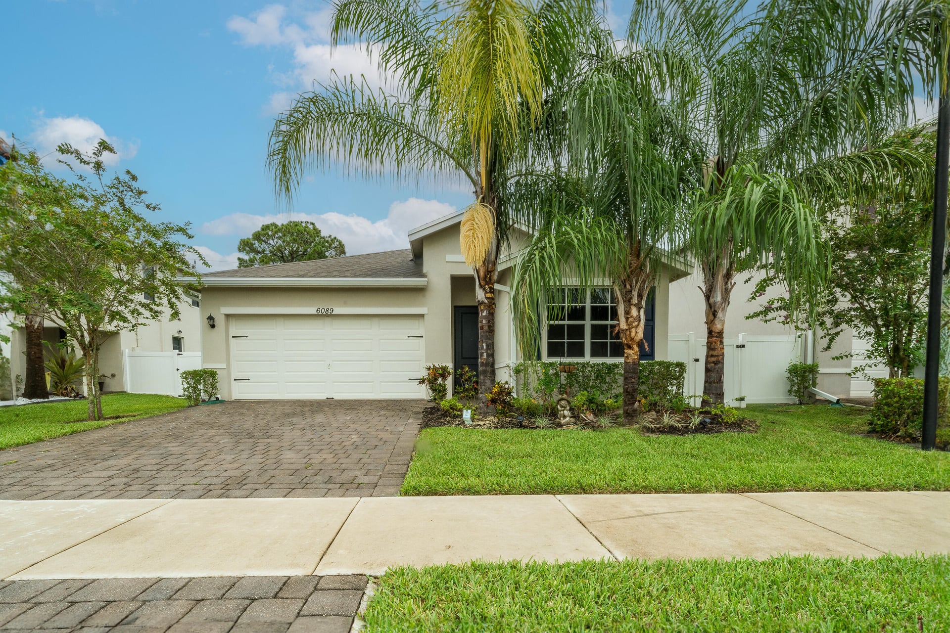 Residence photo 3
