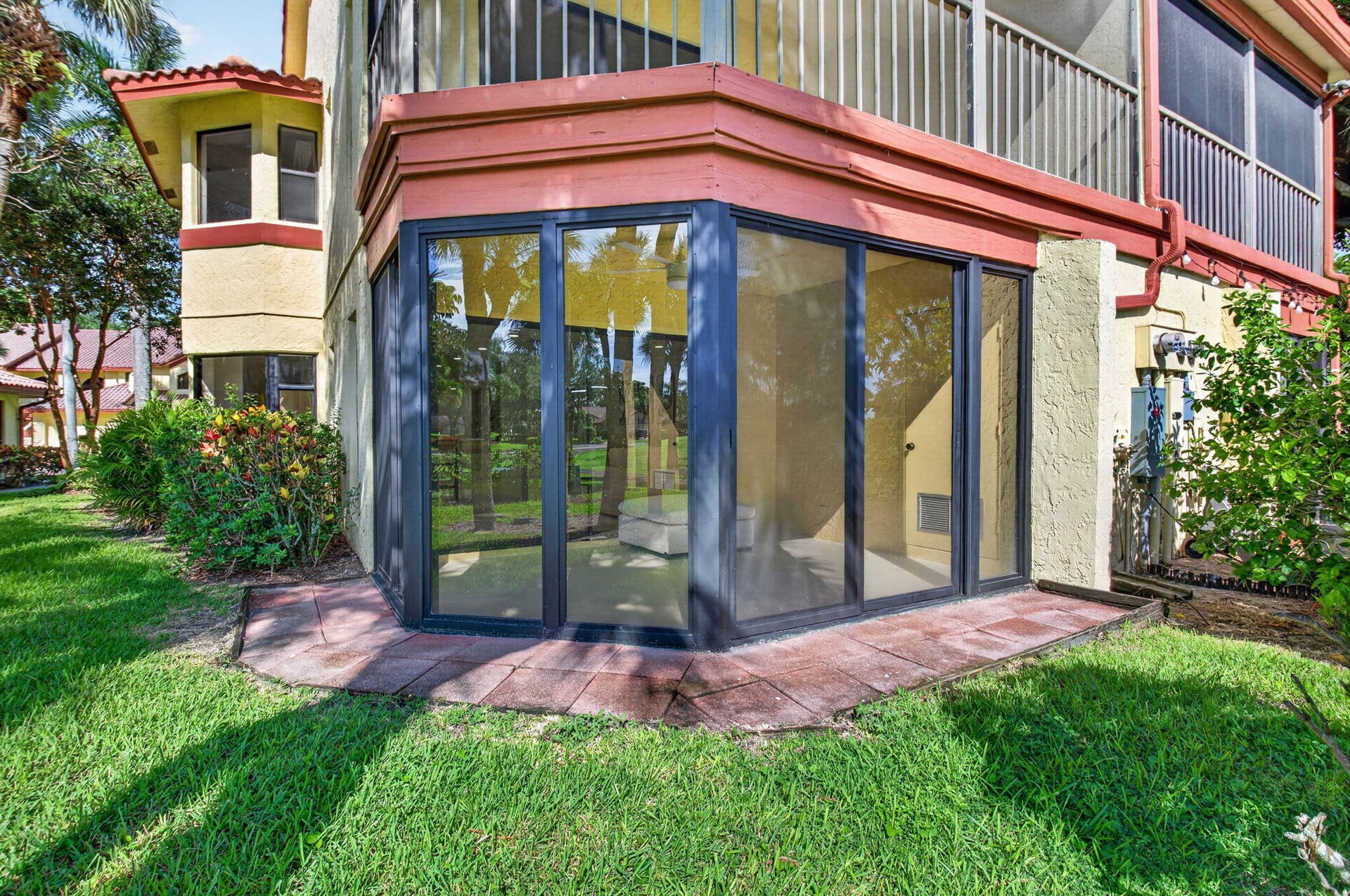 Unit 2 photo 18
