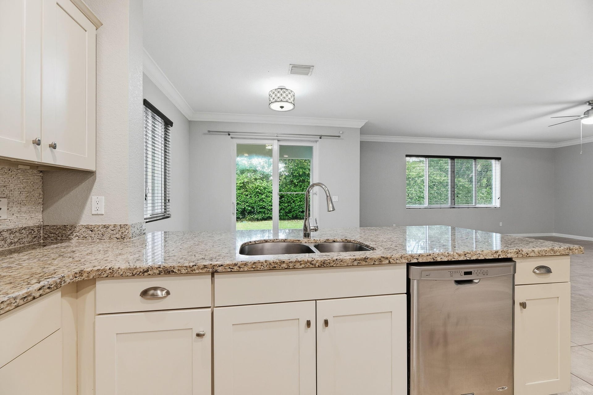  Residence photo 15