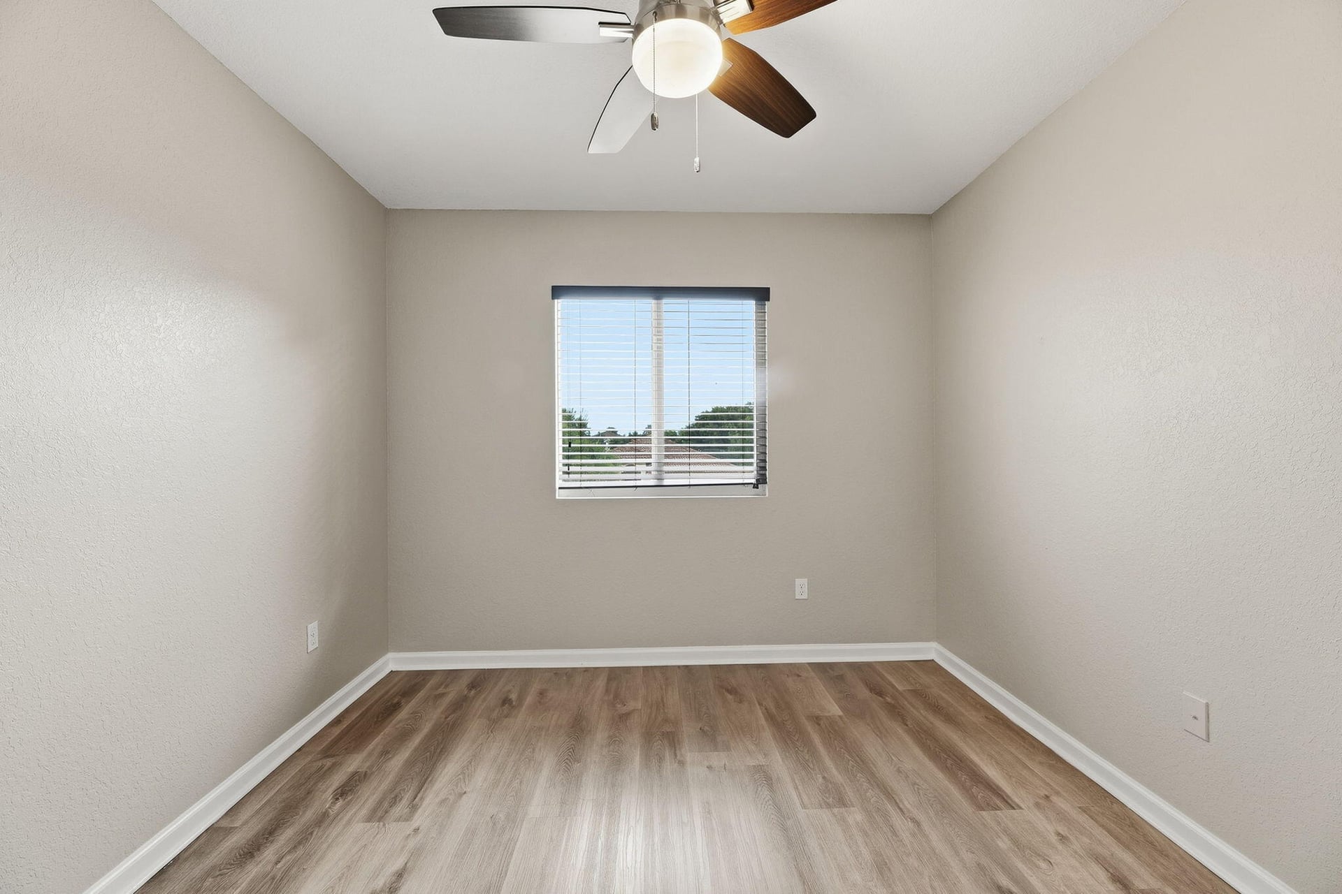  Residence photo 27