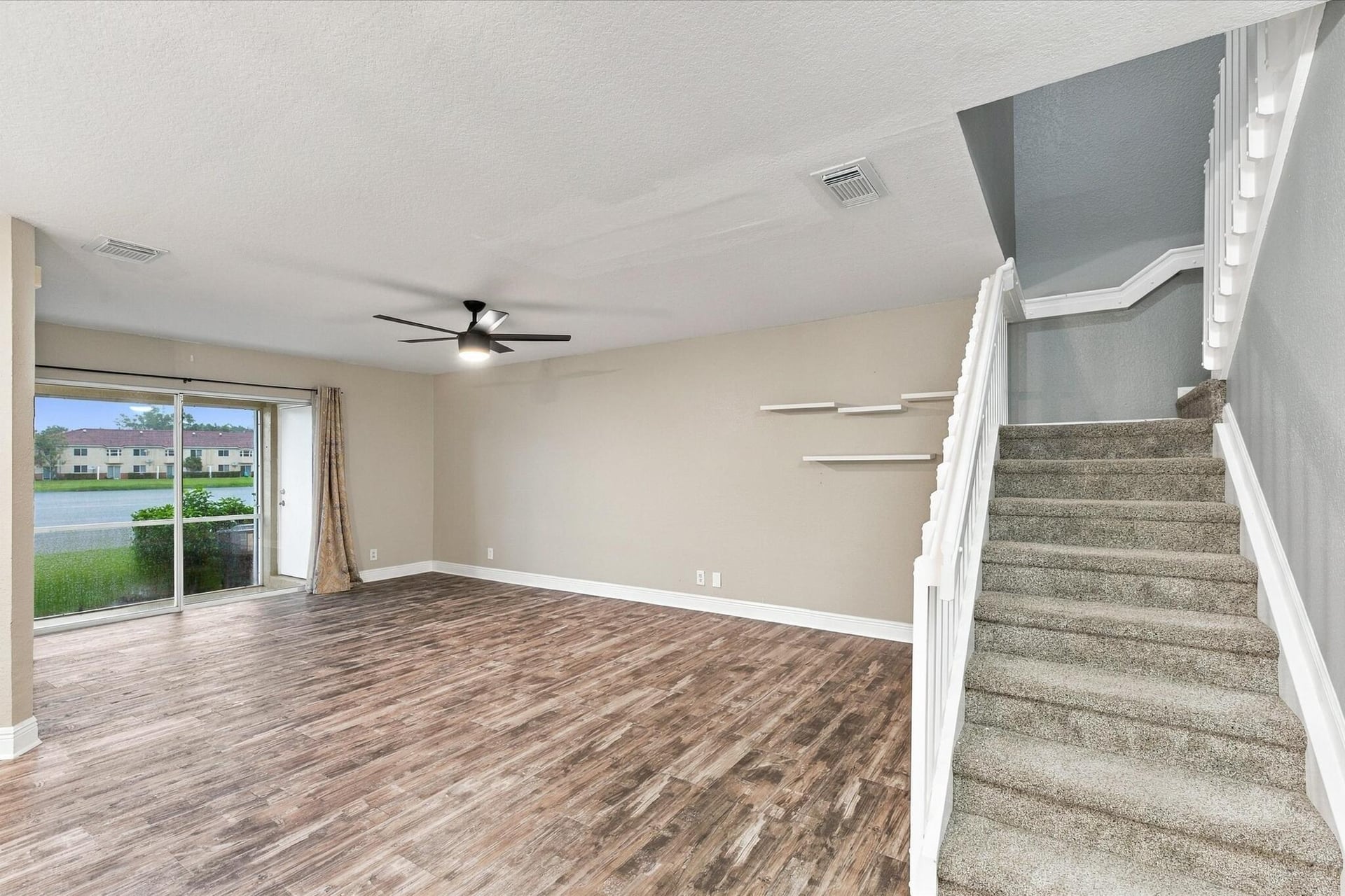 Residence photo 8