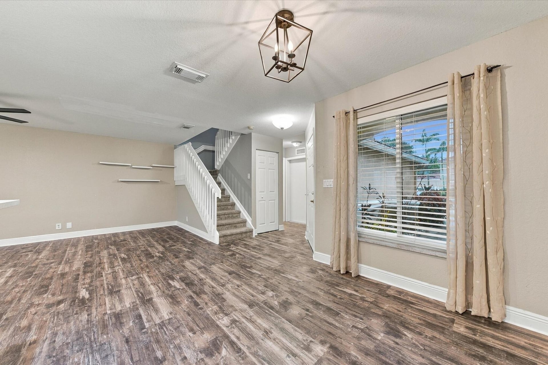 Residence photo 15
