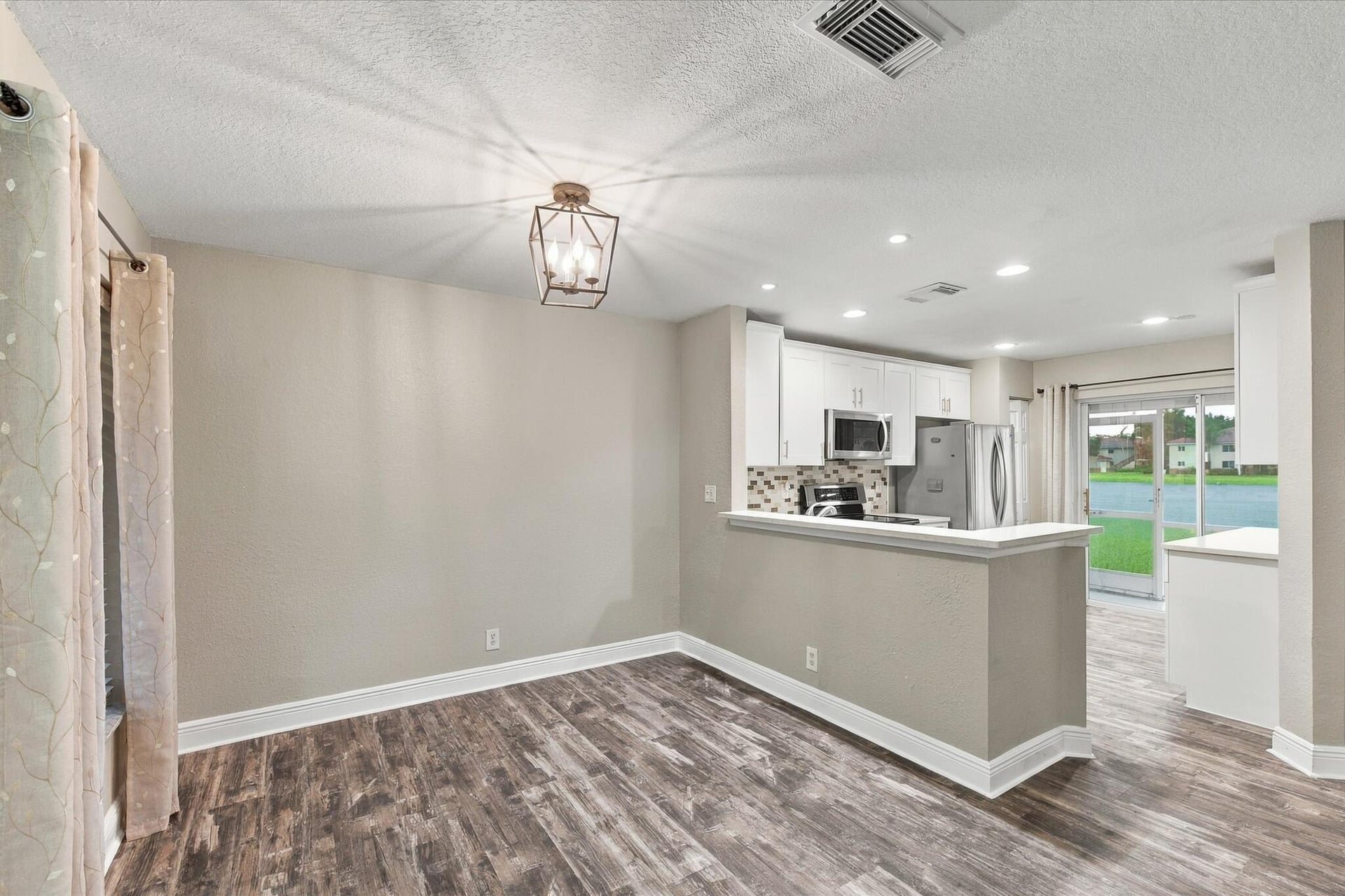 Residence photo 16