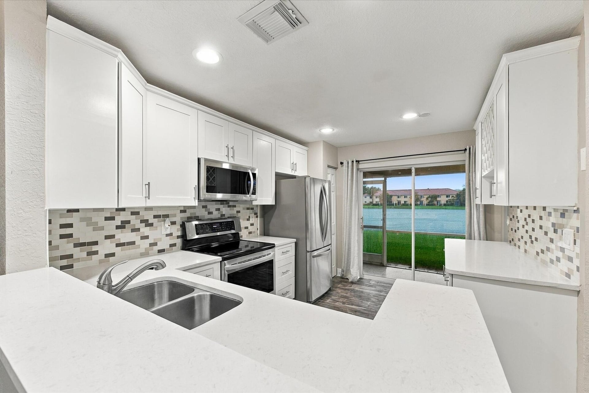 Residence photo 18