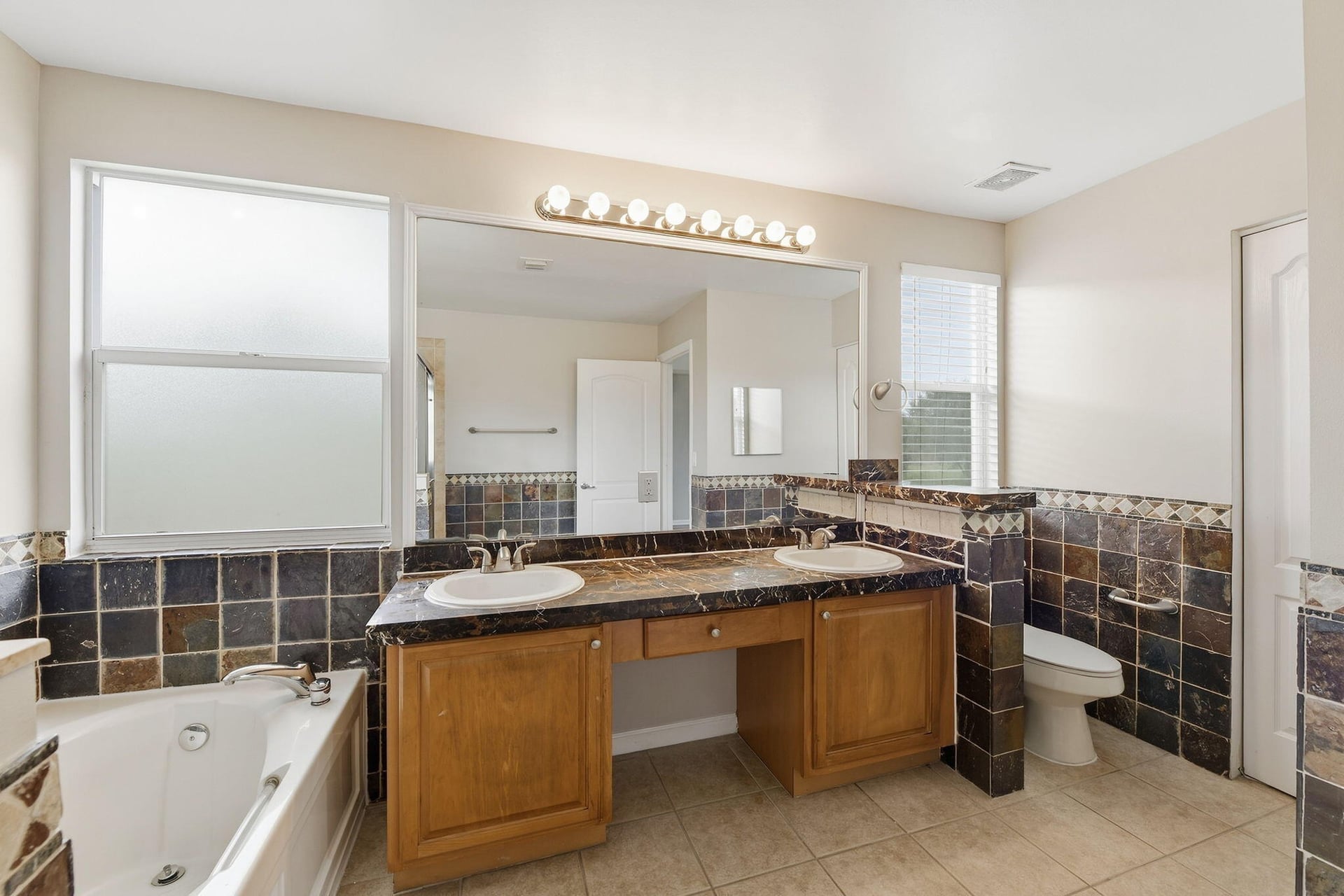  Residence photo 30