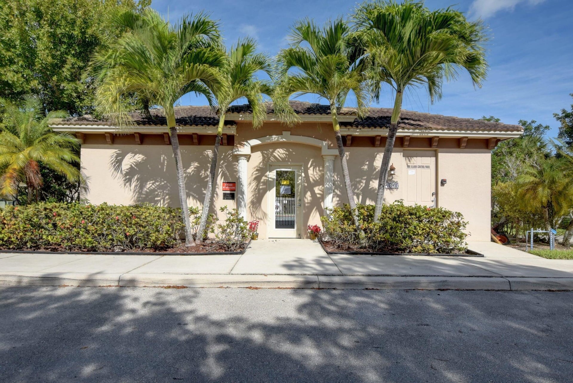  Residence photo 30