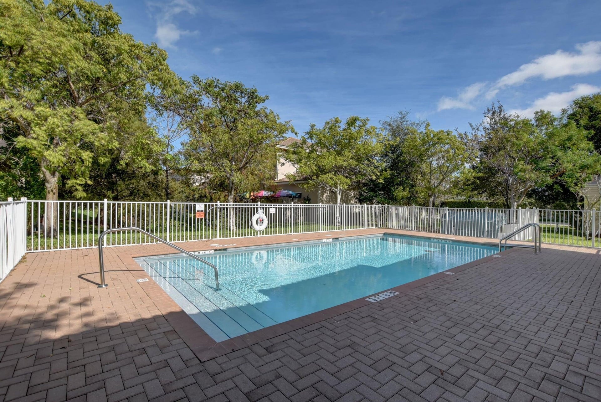  Residence photo 32