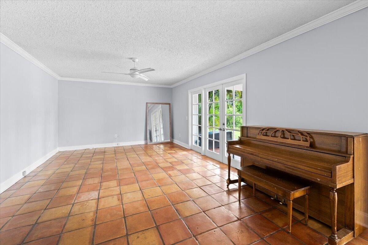Residence photo 16