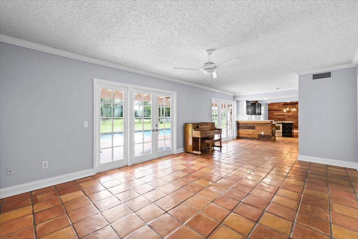 Residence photo 17