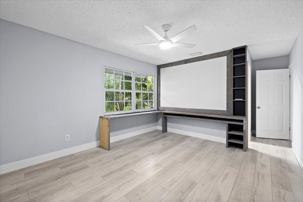 Residence photo 32
