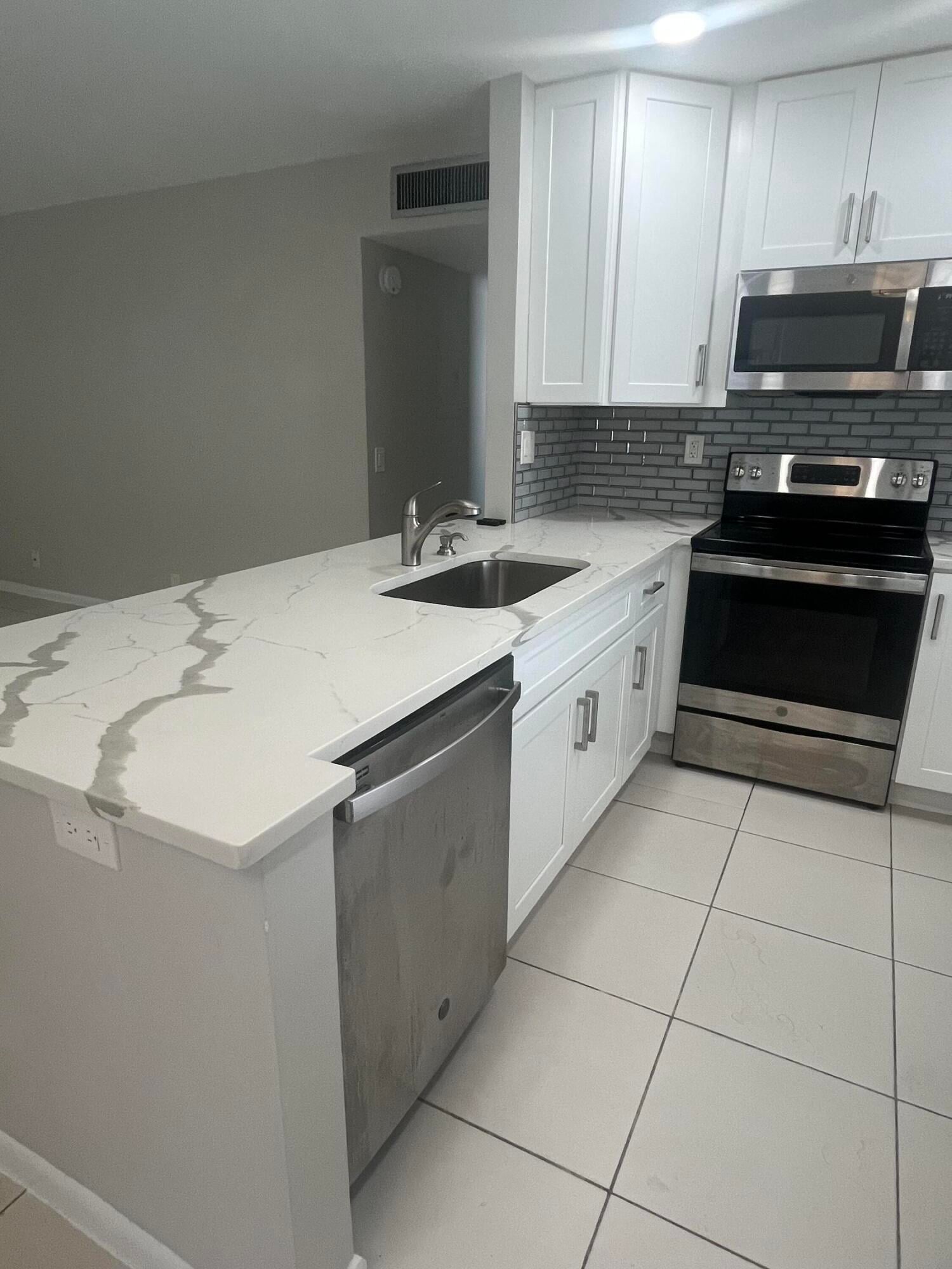 Residence photo 4