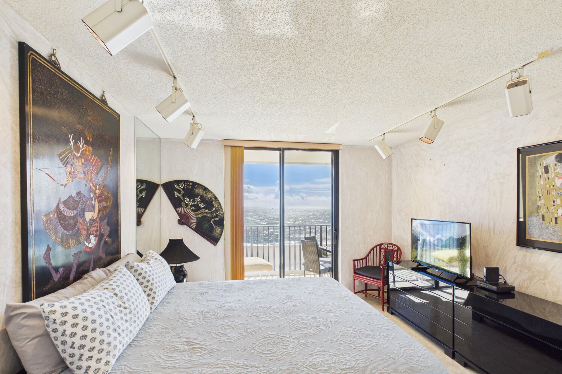 Unit 1208 photo 11