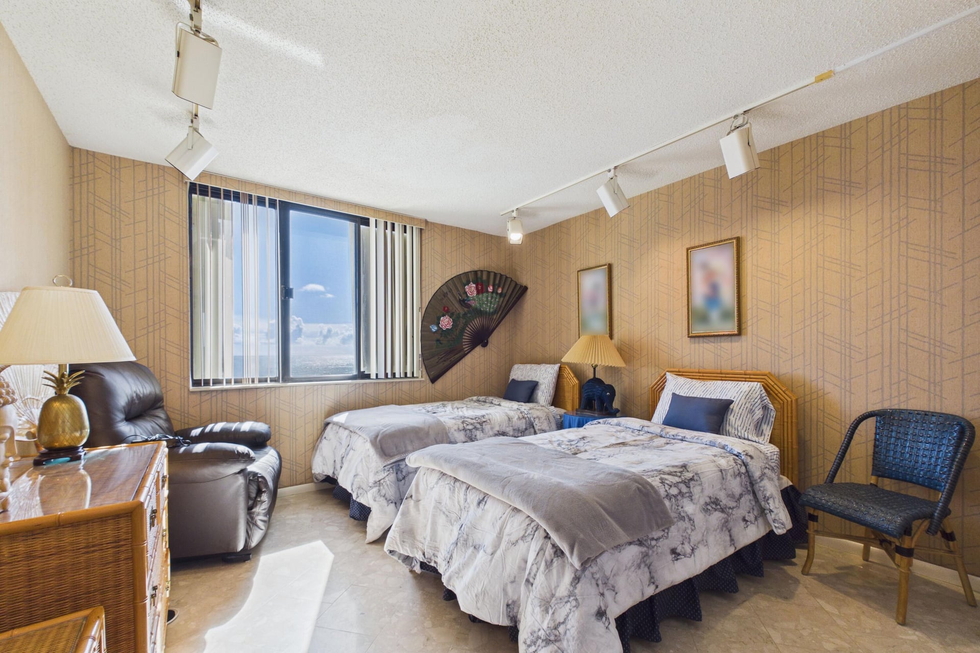 Unit 1208 photo 14