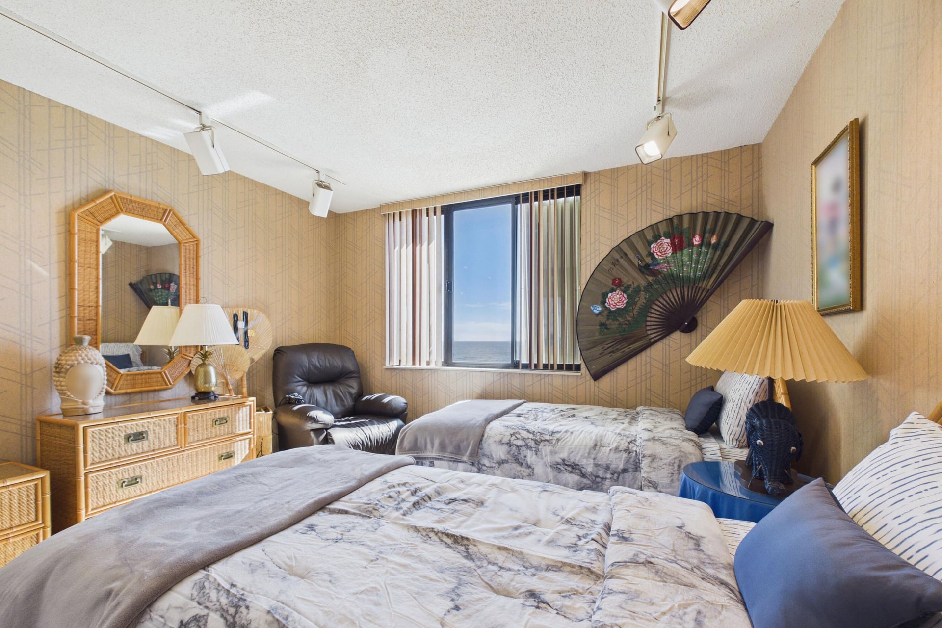 Unit 1208 photo 15