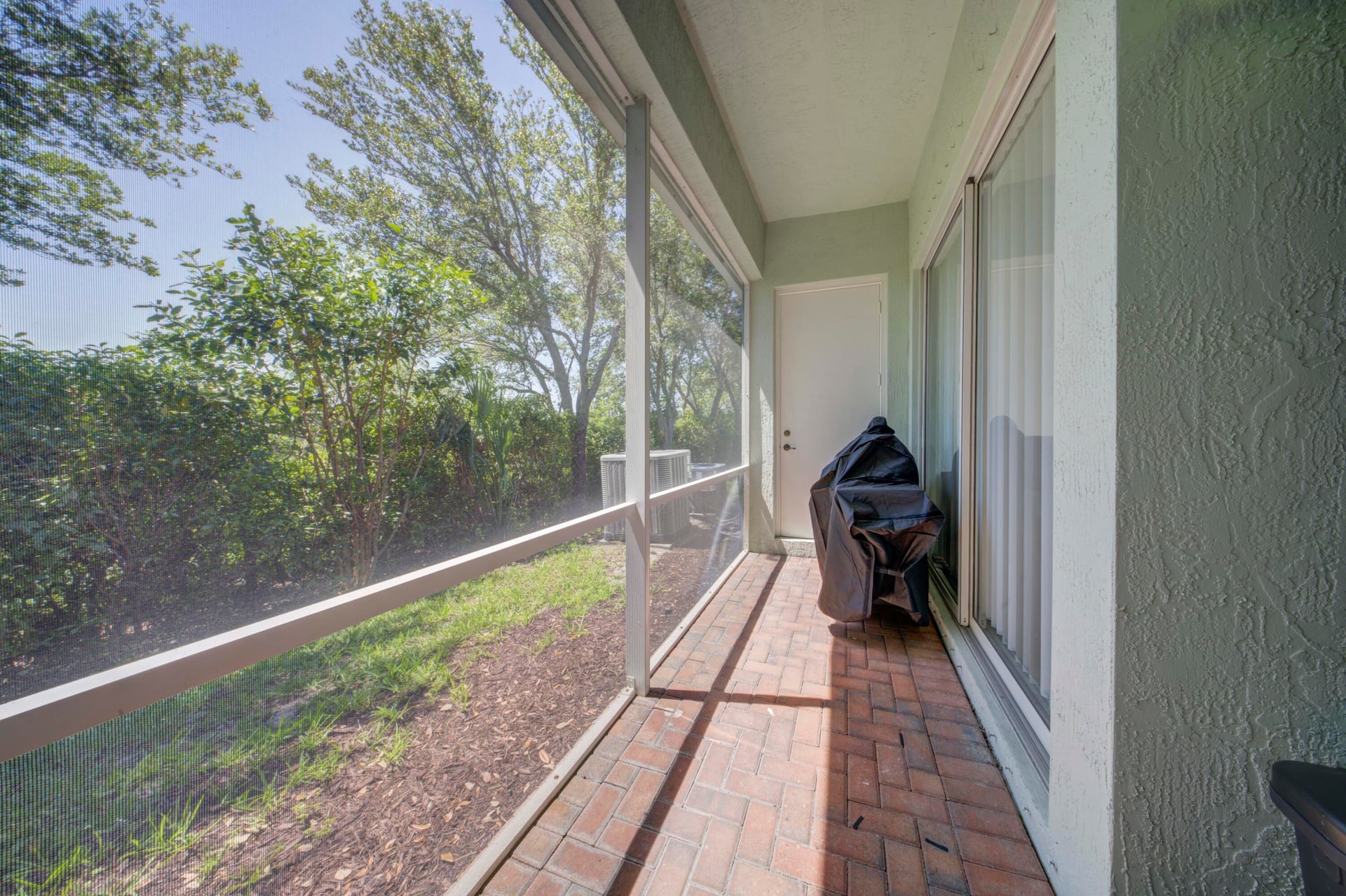 Residence photo 30