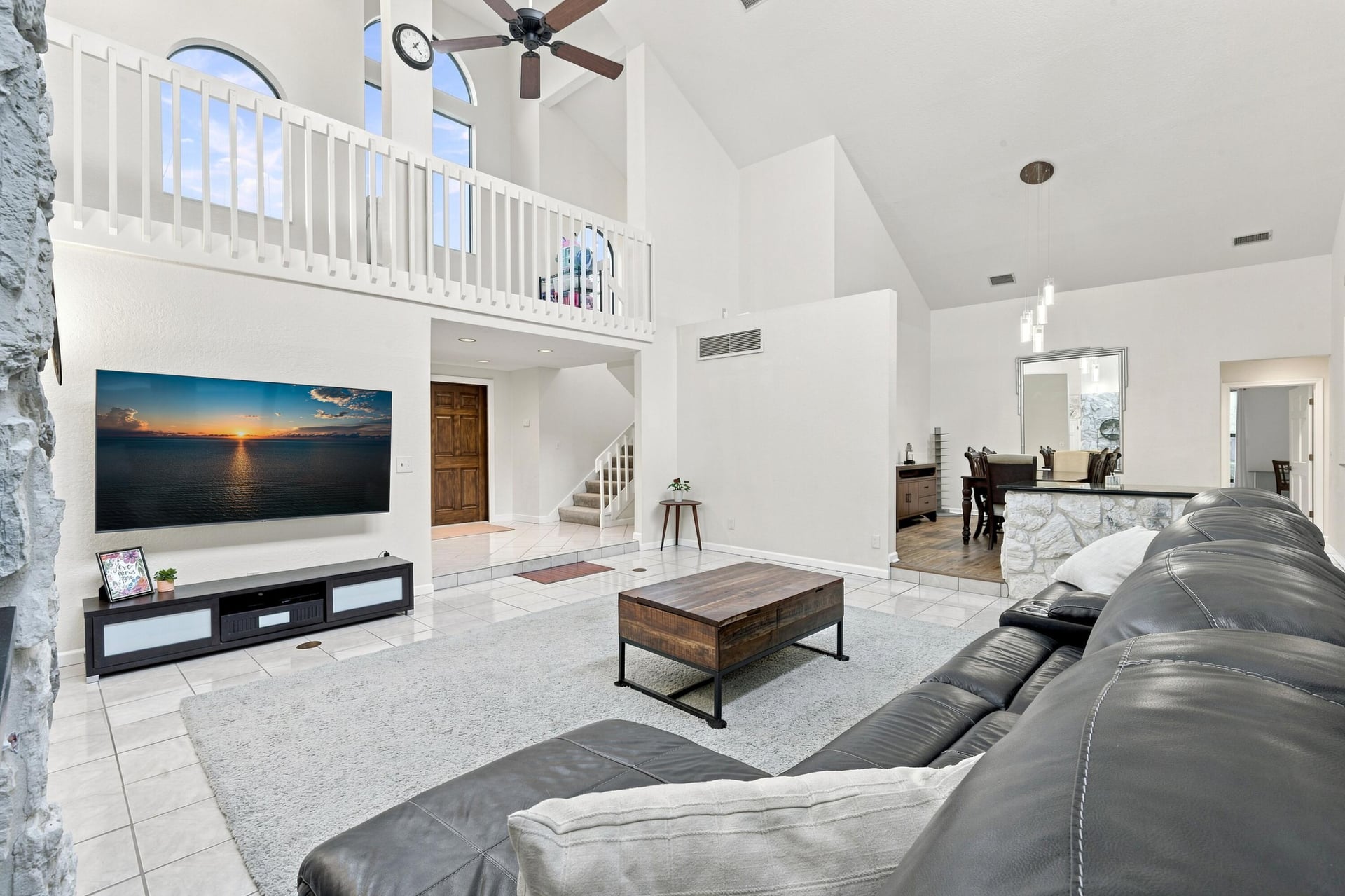  Residence photo 6
