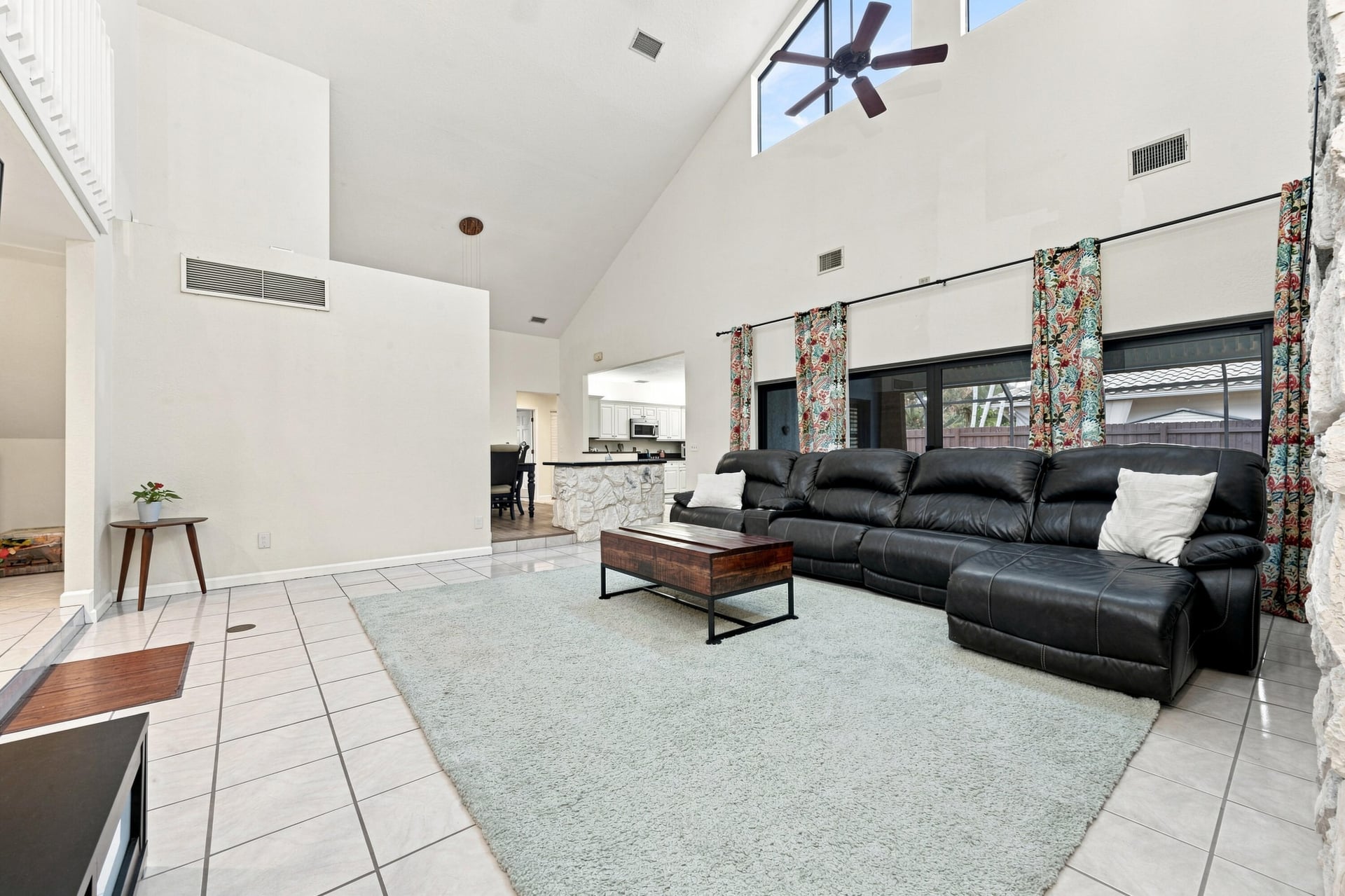  Residence photo 8