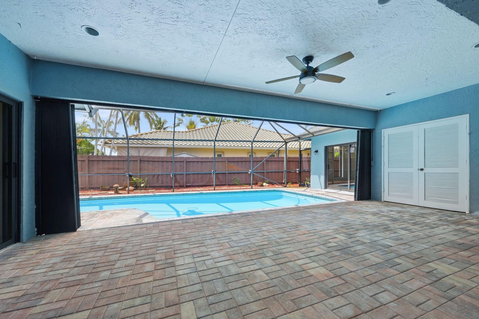  Residence photo 18