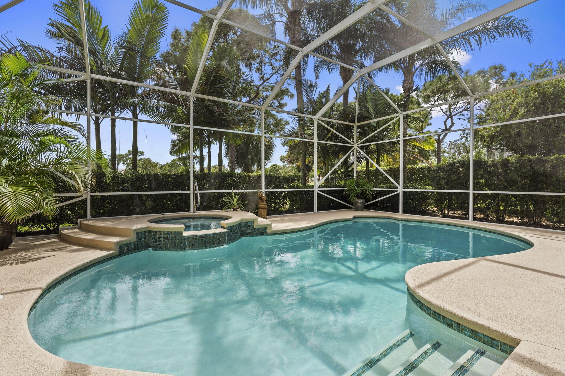 Monarch Country Club Residence photo 8