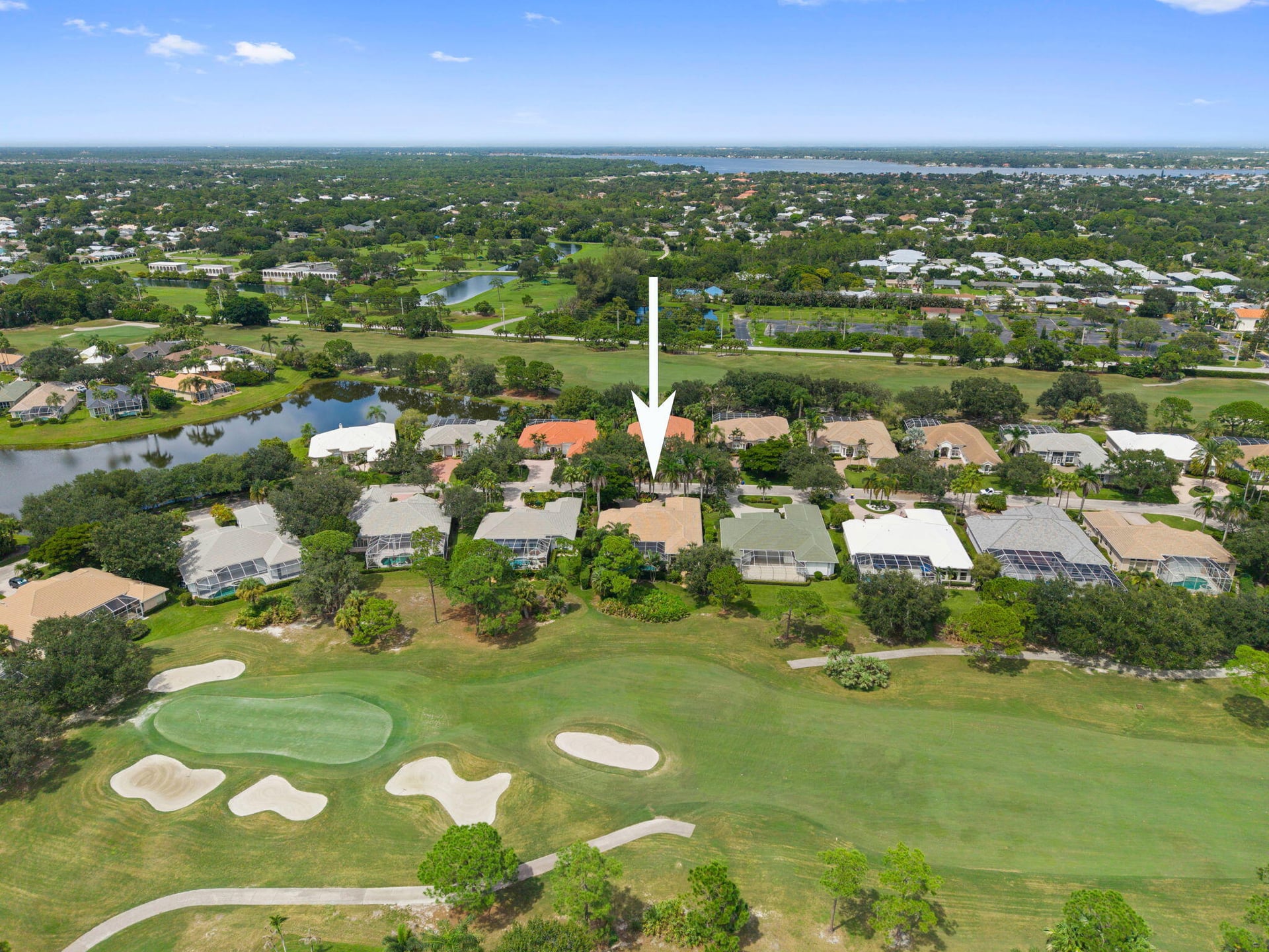 Monarch Country Club Residence photo 15