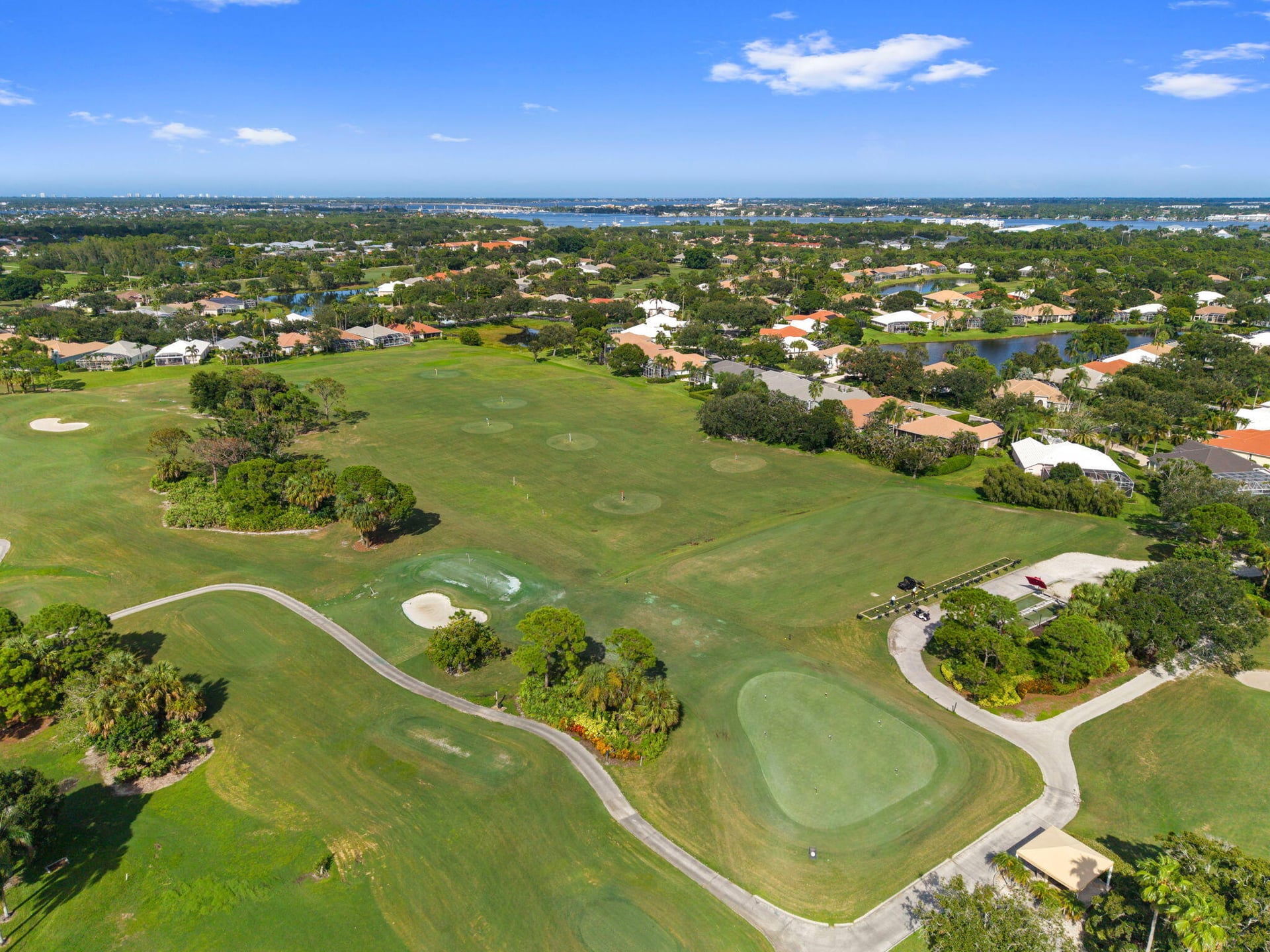 Monarch Country Club Residence photo 18