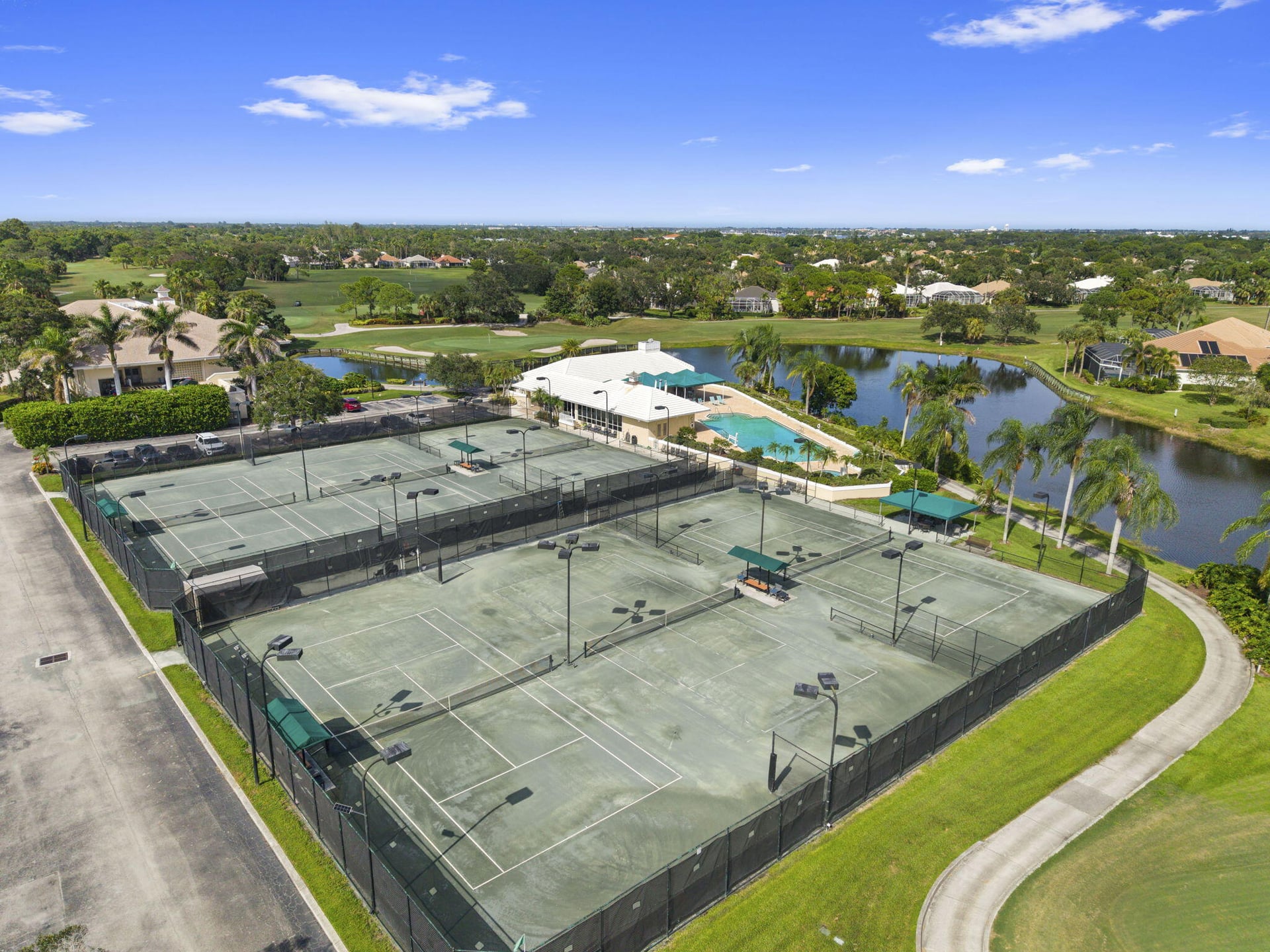 Monarch Country Club Residence photo 24