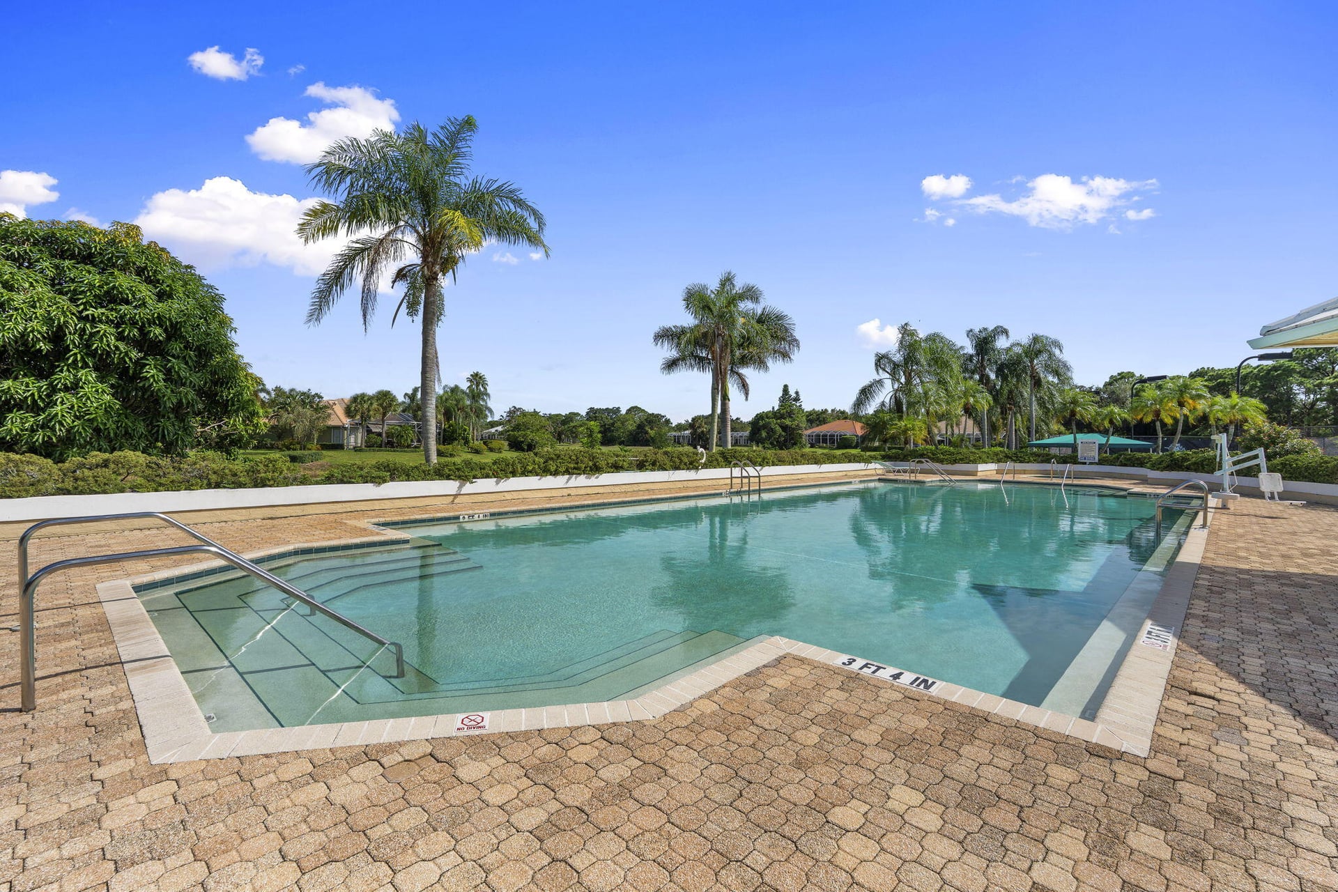 Monarch Country Club Residence photo 26