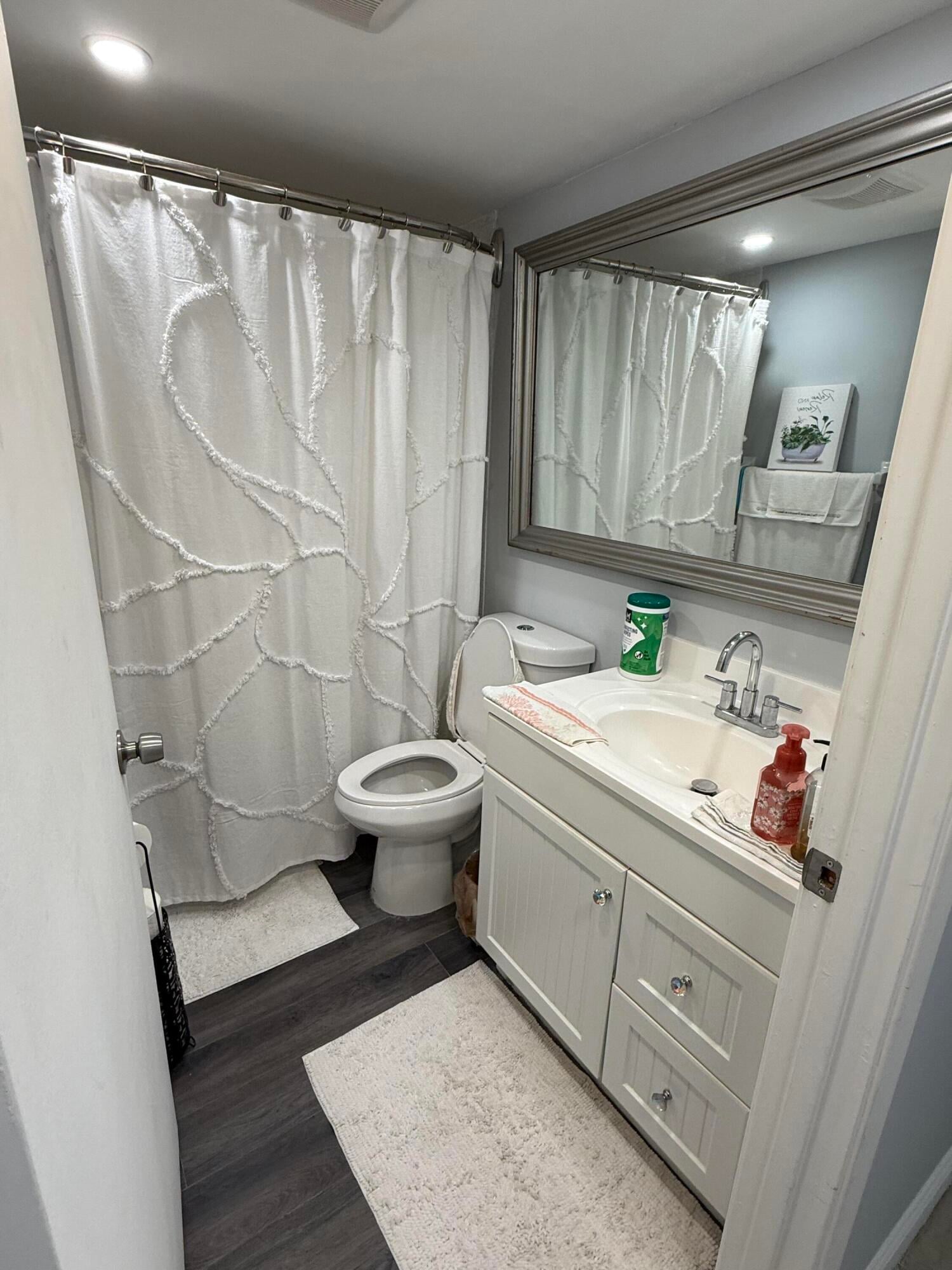 Unit 218 photo 4