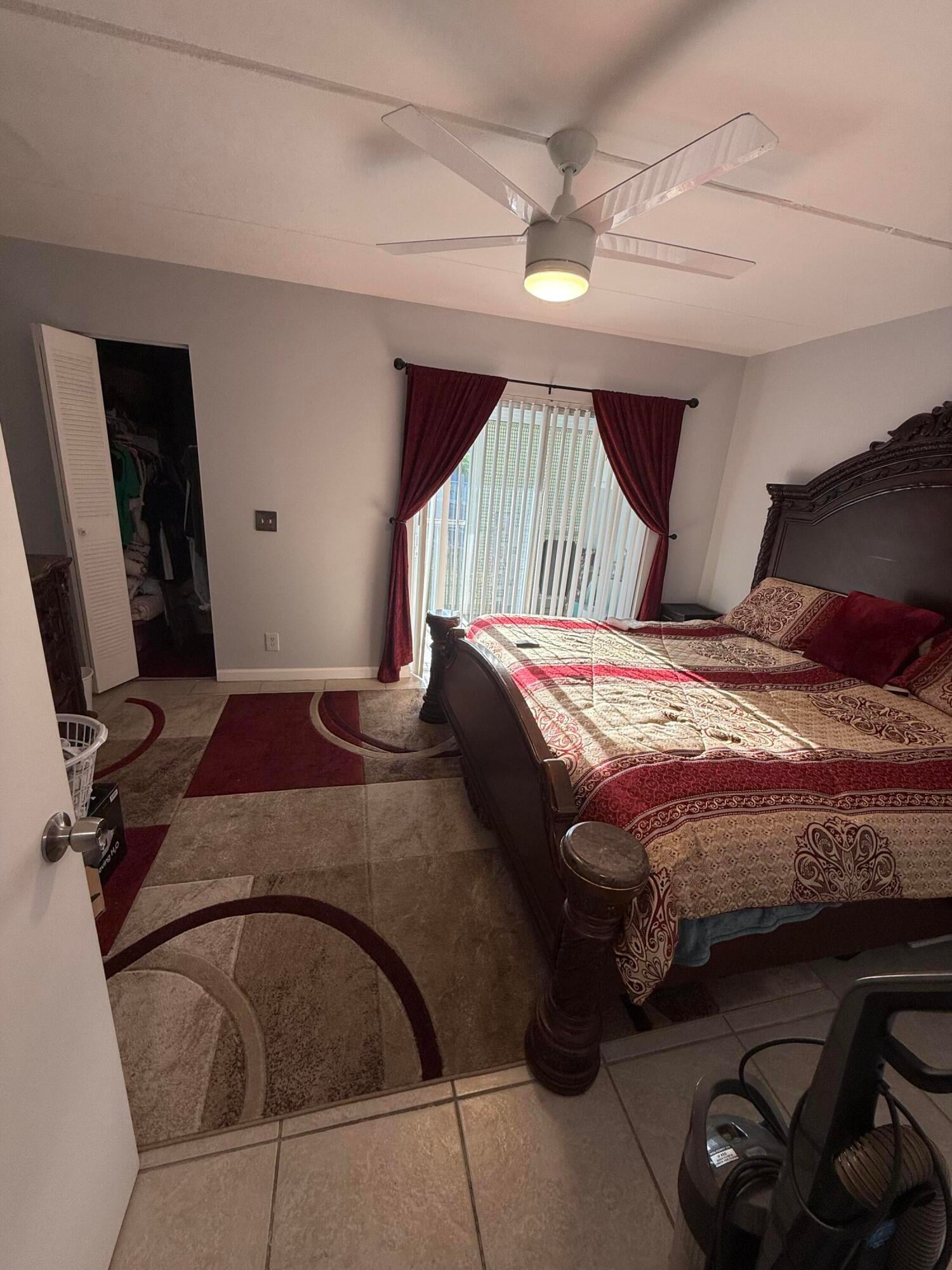 Unit 218 photo 7