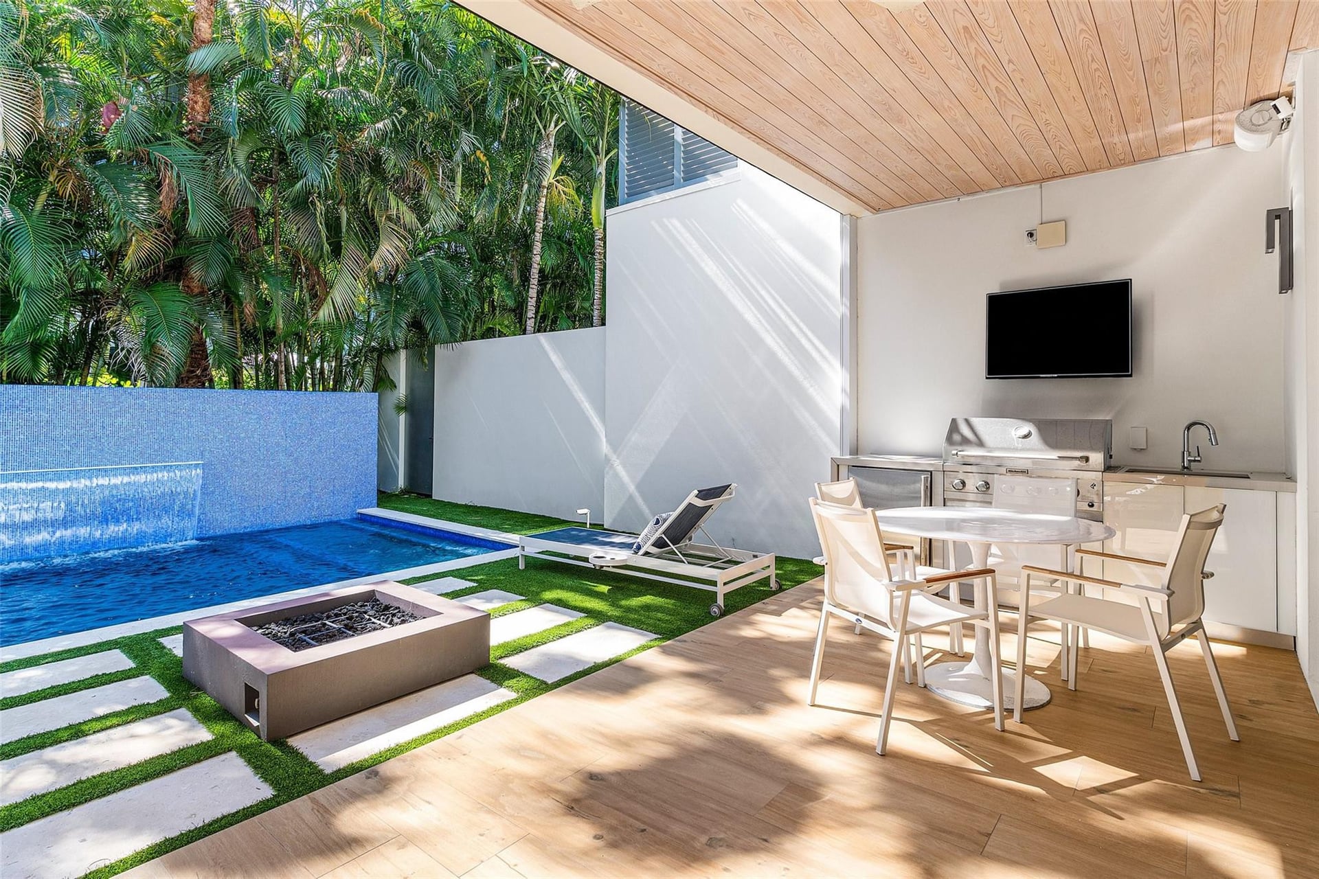  Residence photo 9