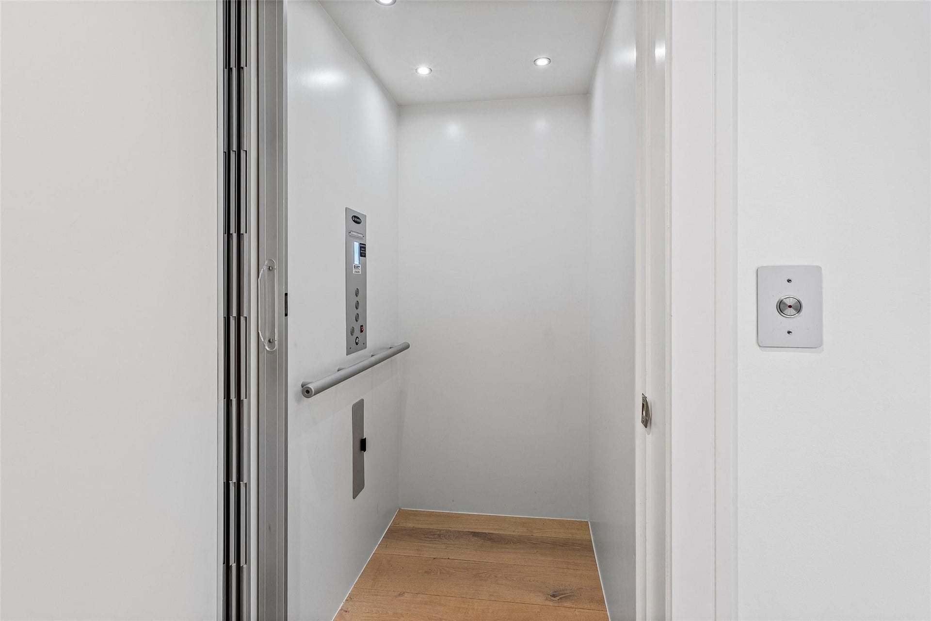  Residence photo 26