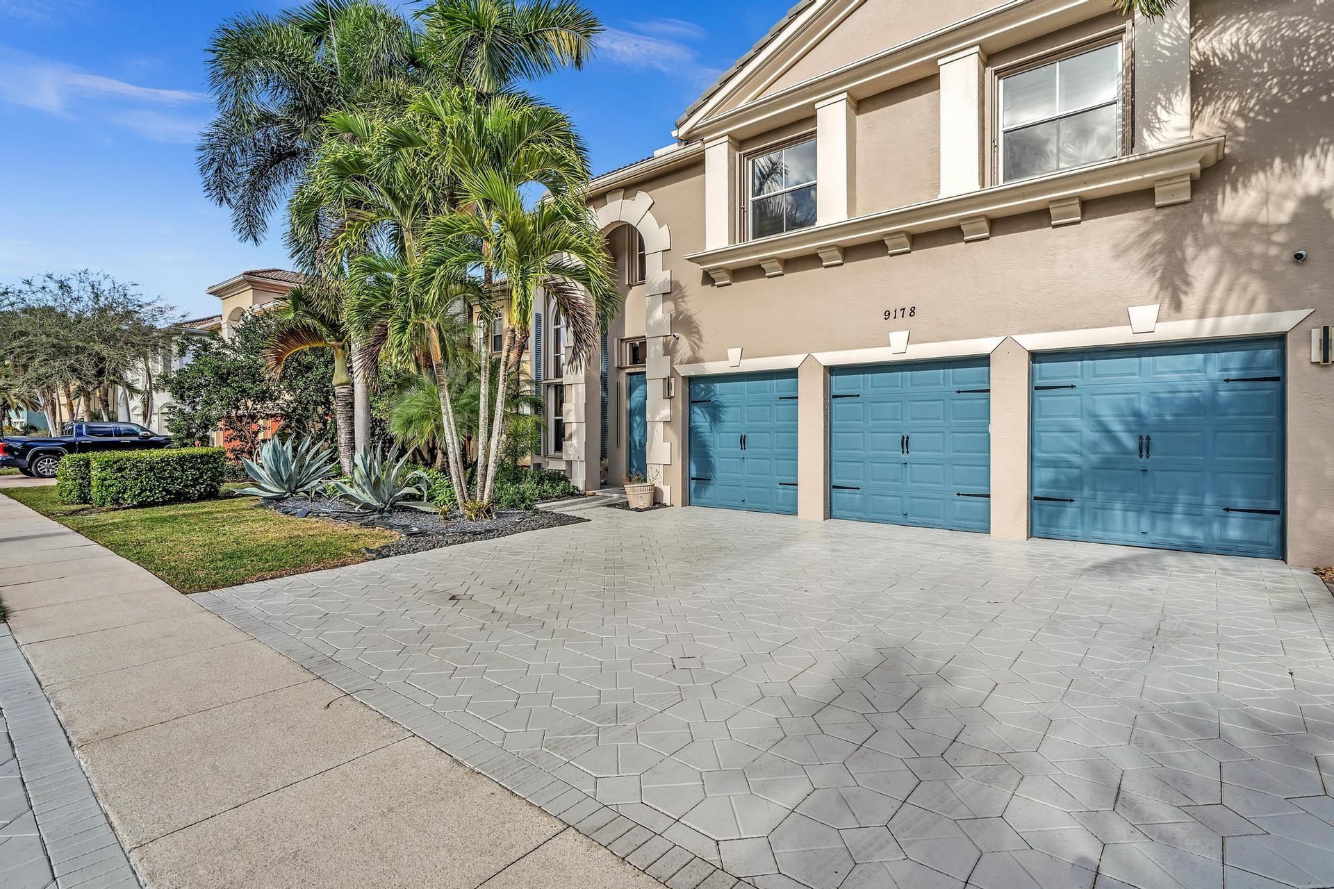 Residence photo 2