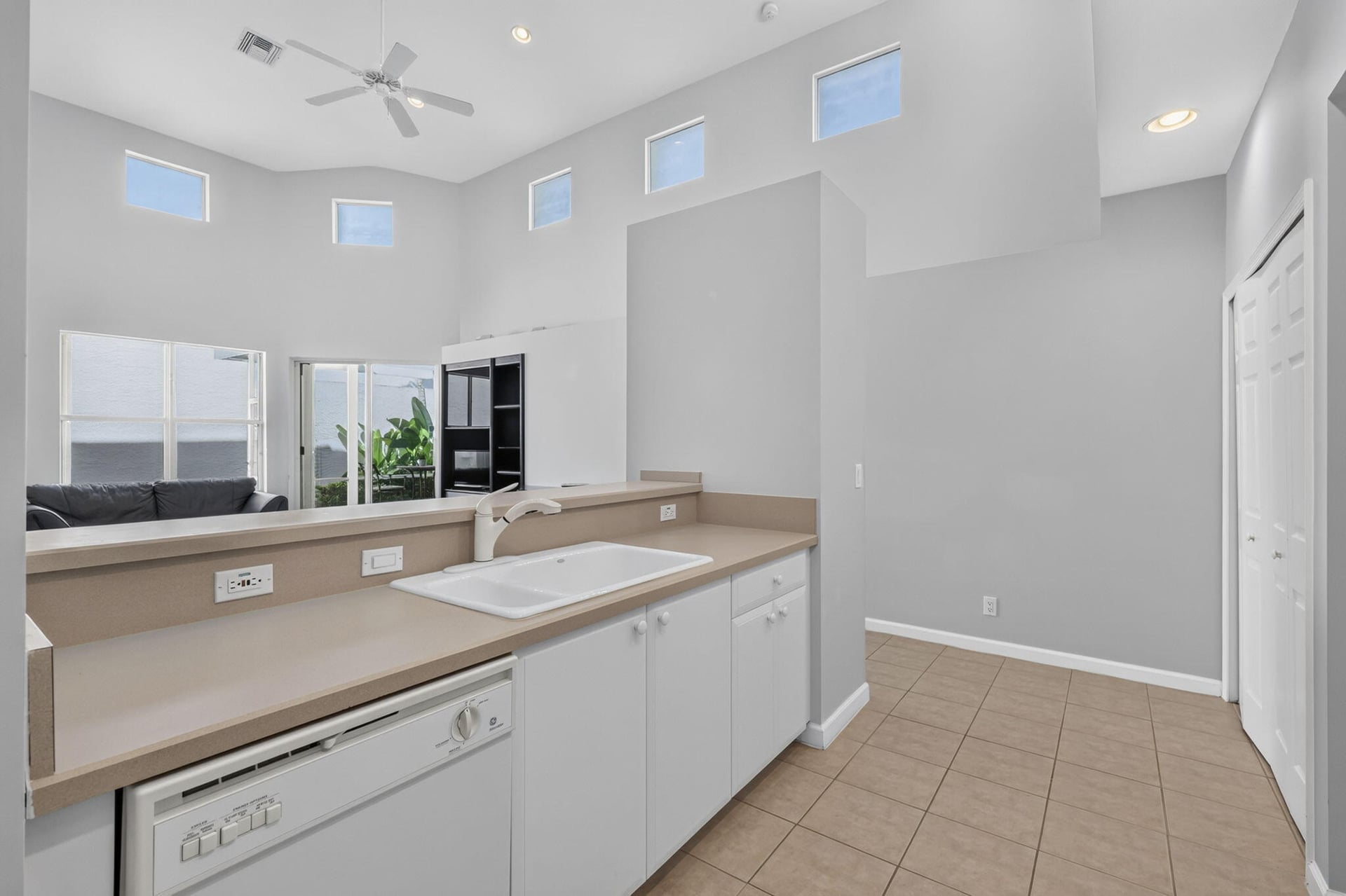 Residence photo 18