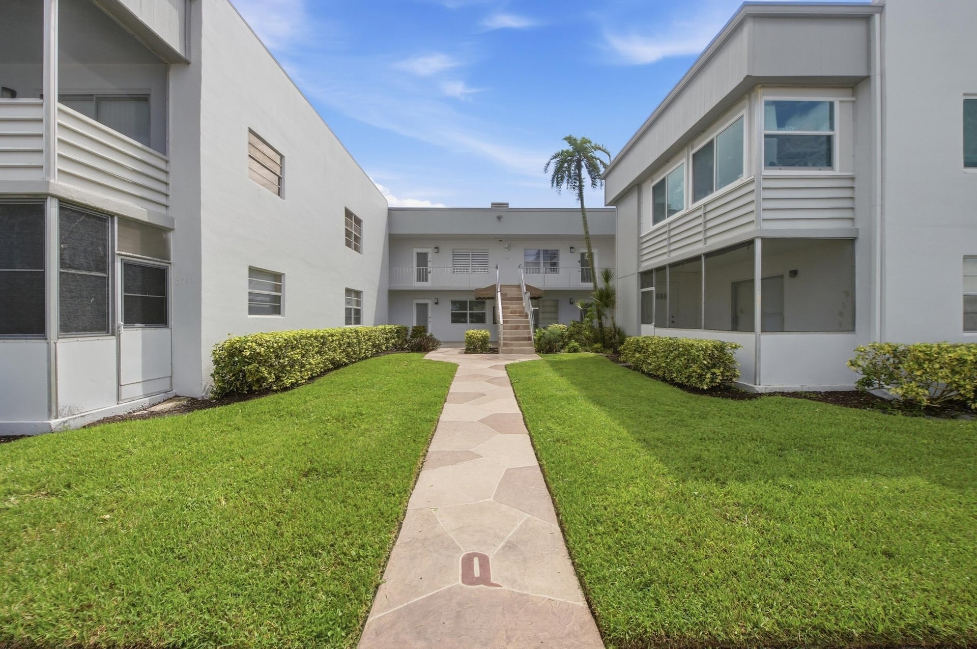 Residence photo 5