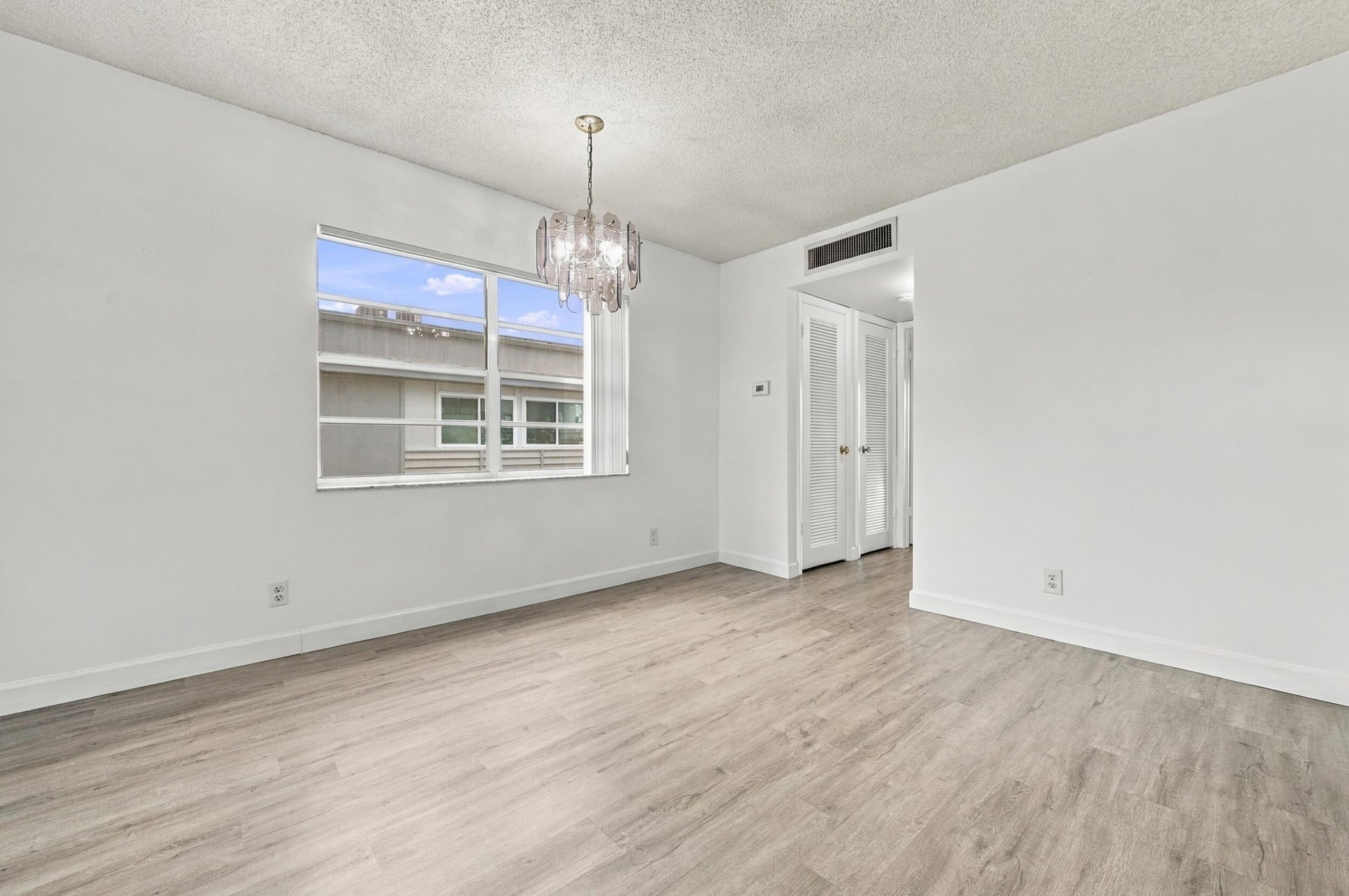 Residence photo 15
