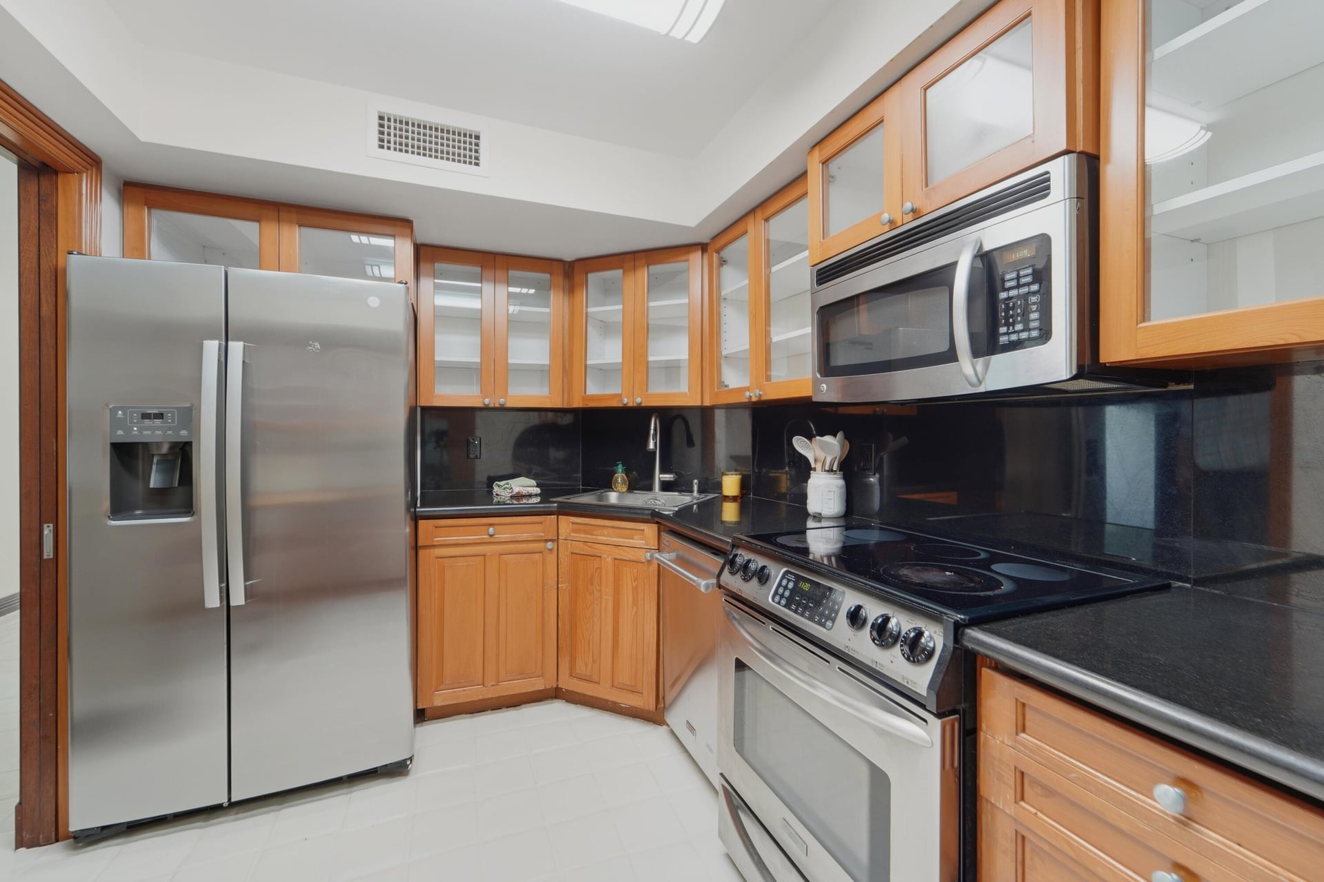 Unit 103 photo 6