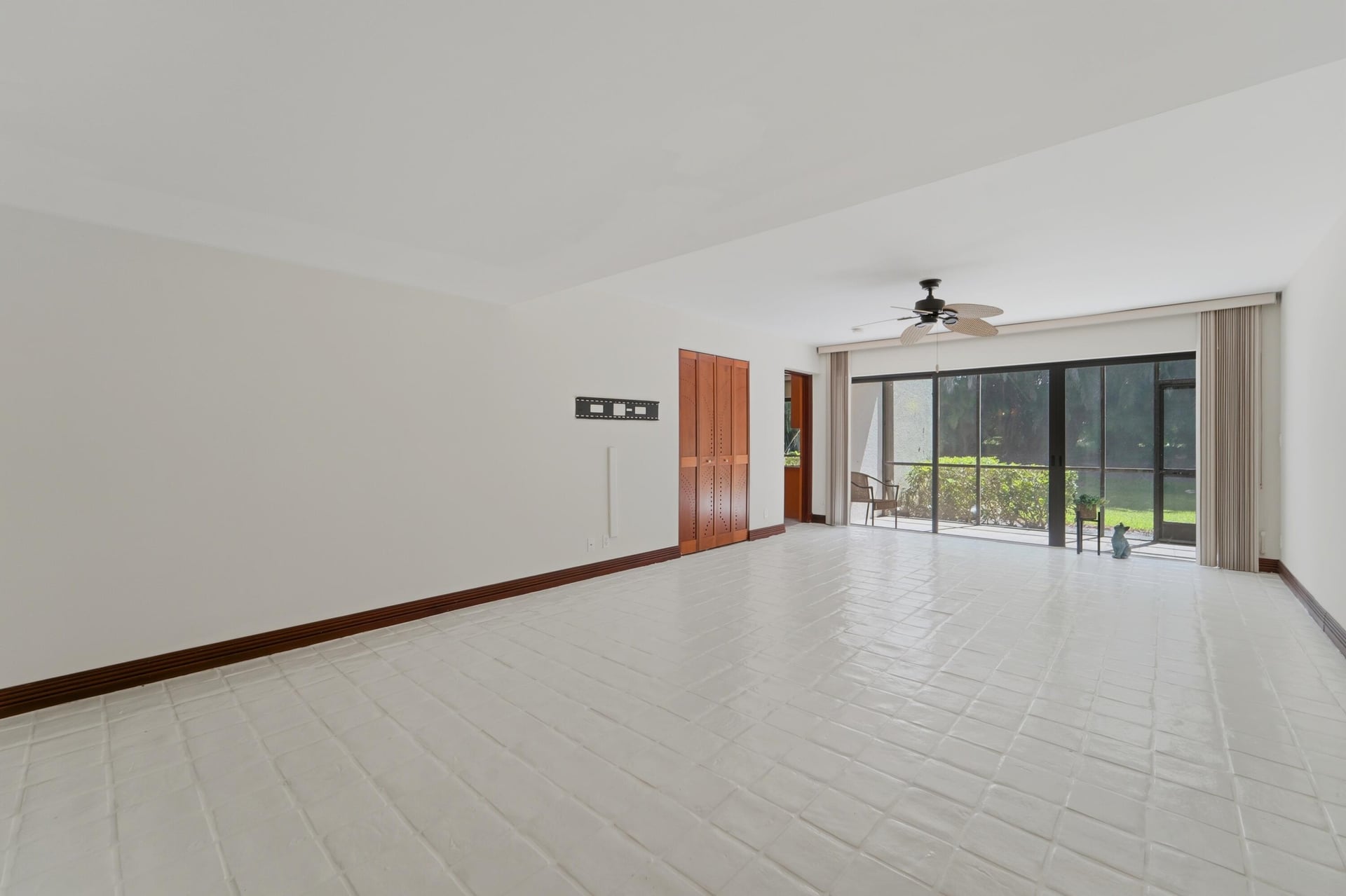Unit 103 photo 10