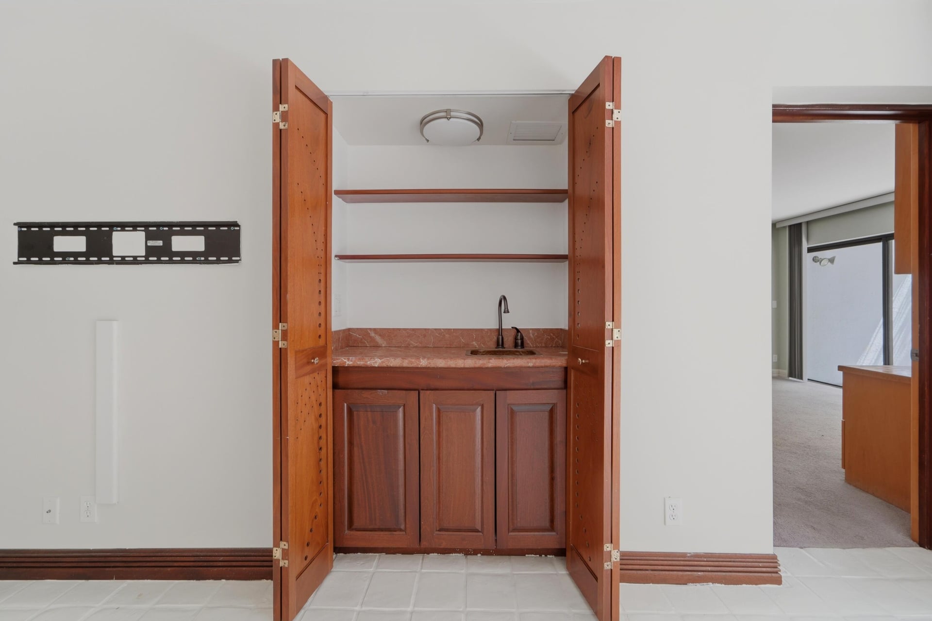 Unit 103 photo 12