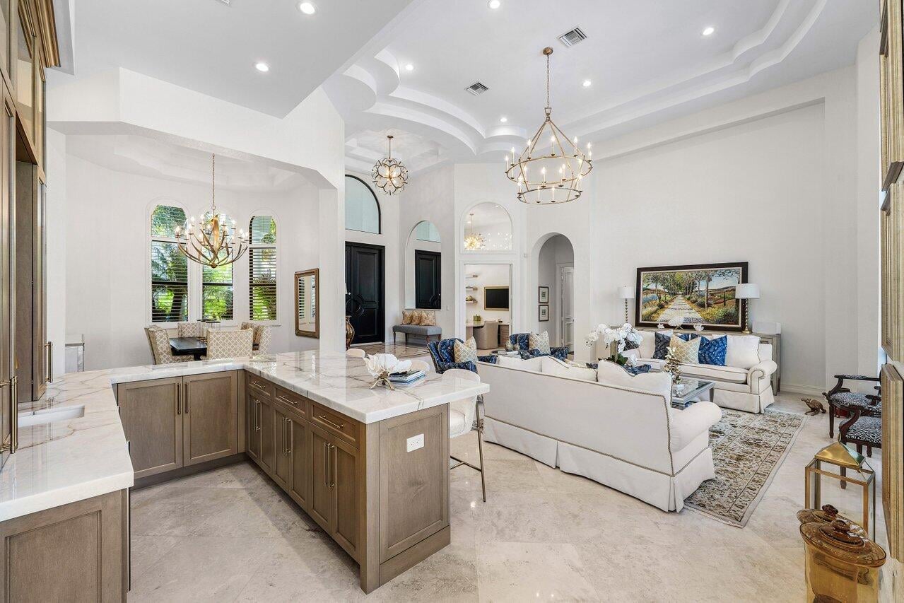 Woodfield Country Club Residence photo 8