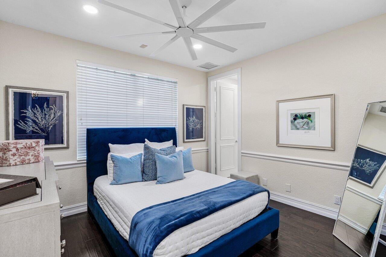 Woodfield Country Club Residence photo 27