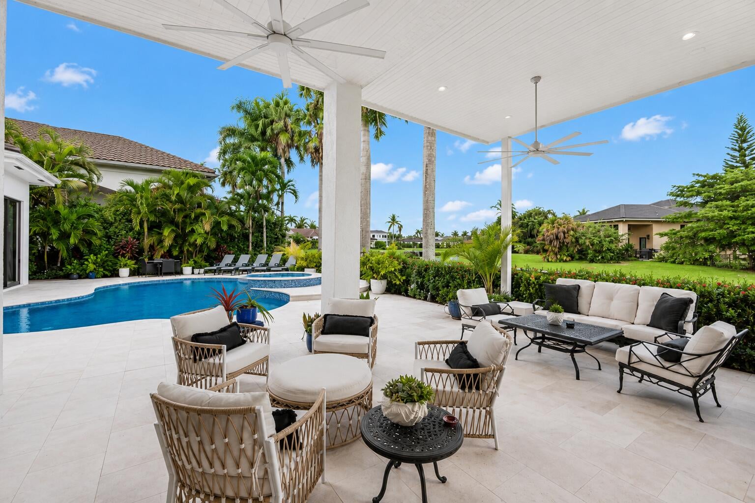 Woodfield Country Club Residence photo 40