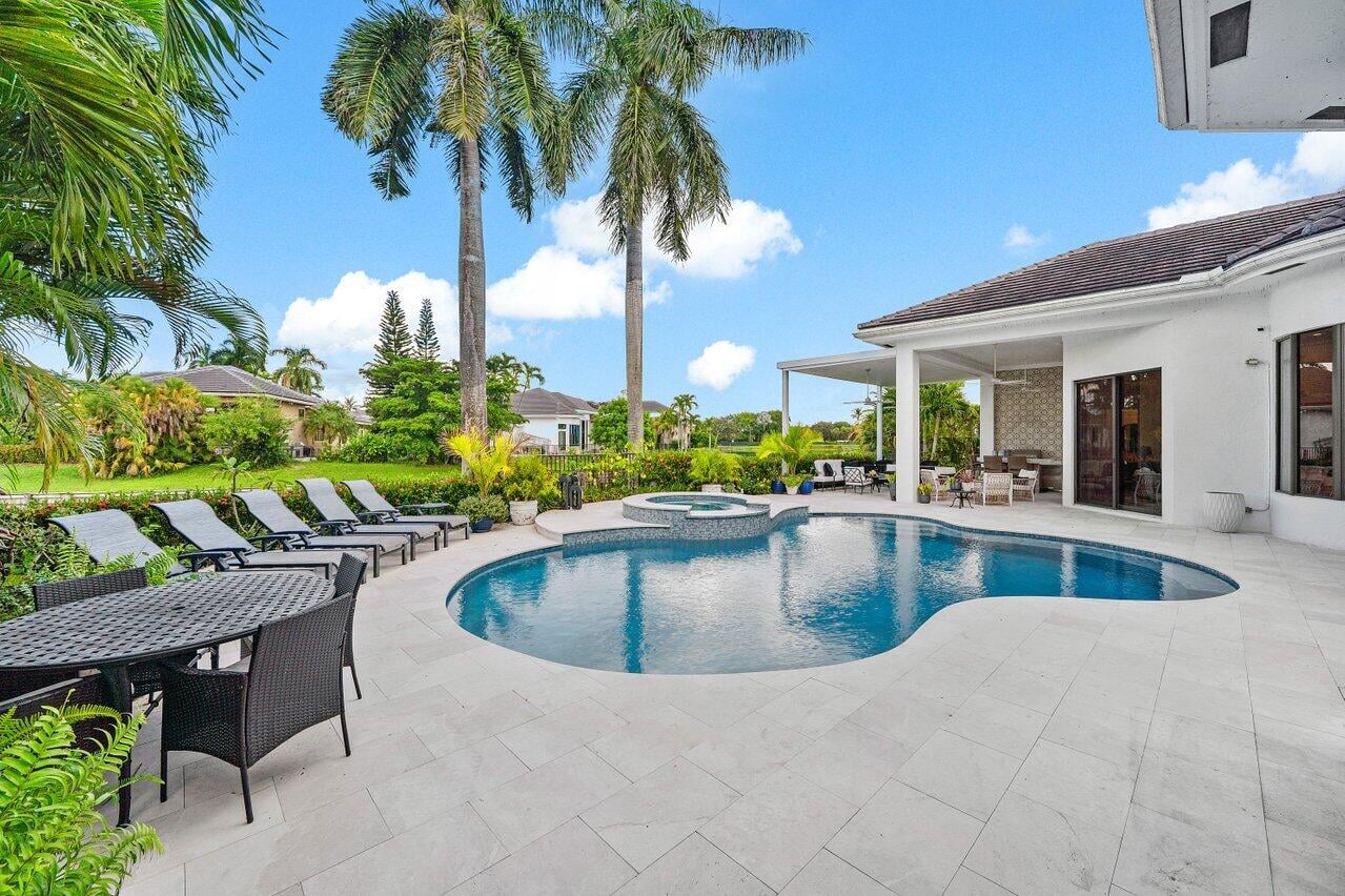 Woodfield Country Club Residence photo 42